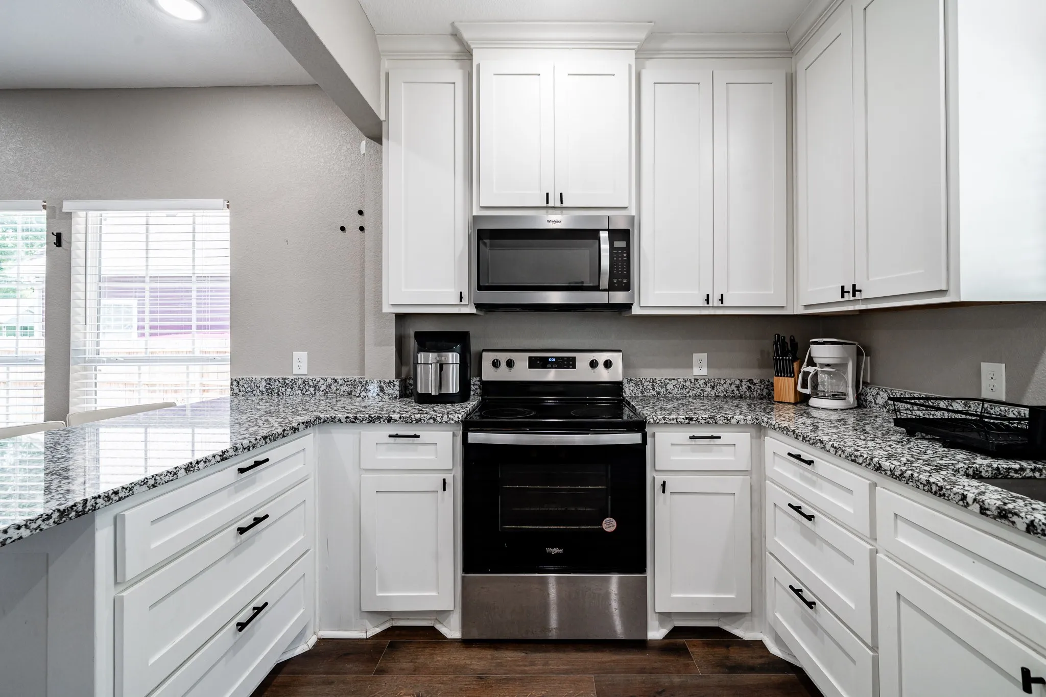 Single Family Residence For Sale in Mc Lennan County , 1920 S 18th Street, Waco, Texas 76706, 3 Bedroom, 2 Bathroom, Garage spaces, 1,216 Sqft, built in 1918, mls#21319164, Real Estate Agent in Waco, Homes For Sale in Mc Lennan county, Homes For Sale in Waco, Realtor in Waco Texas, Real Estate Brokerage Independent Realty Texas, Luminita Cordes Realtor