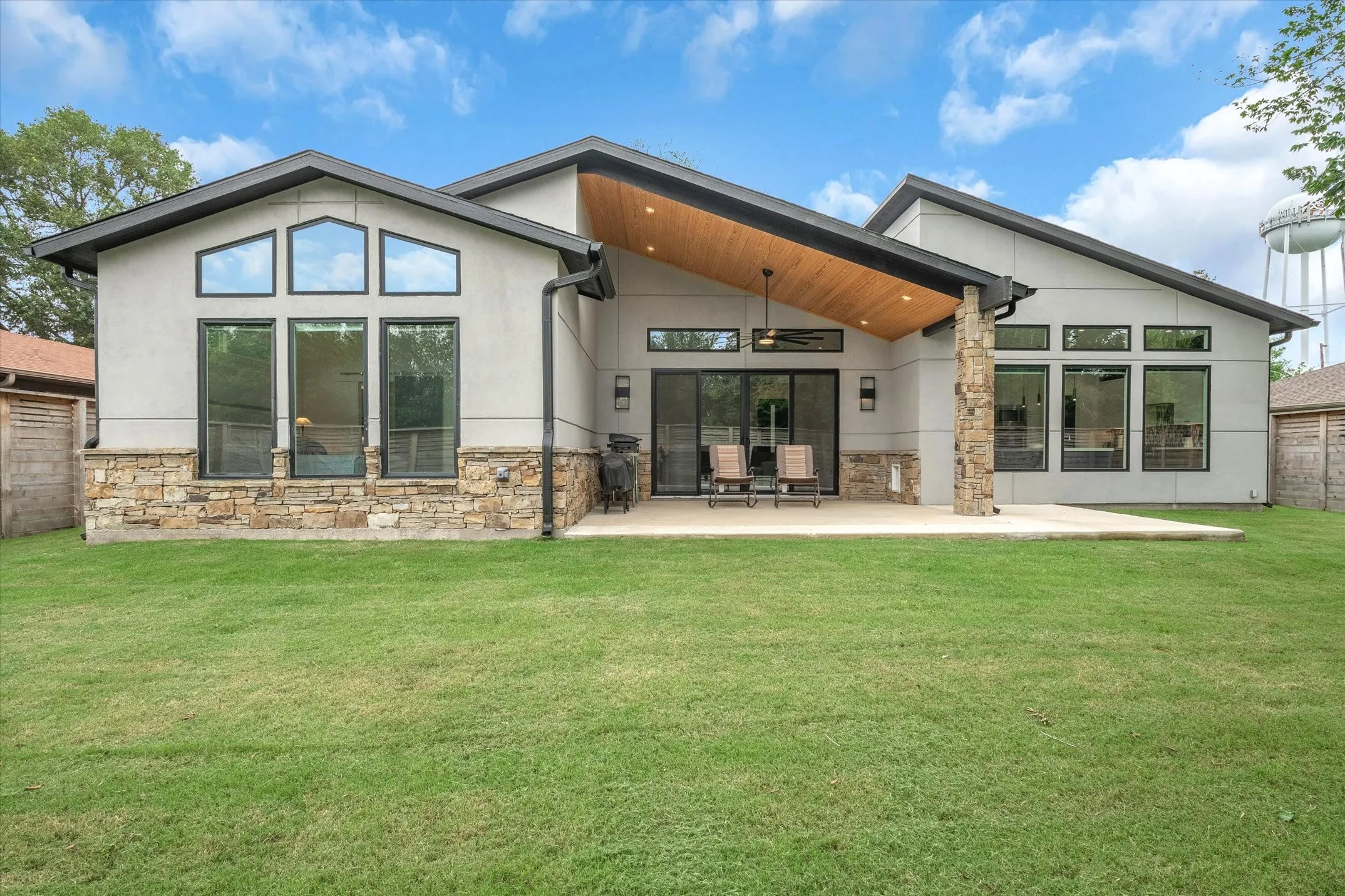Single Family Residence For Sale in Van Zandt County , 103 Juanita Avenue, Wills Point, Texas 75169, 3 Bedroom, 3 Bathroom, 2 Garage spaces, 1,931 Sqft, built in 2022, mls#21318131, Real Estate Agent in Wills Point, Homes For Sale in Van Zandt county, Homes For Sale in Wills Point, Realtor in Wills Point Texas, Real Estate Brokerage Independent Realty Texas, Luminita Cordes Realtor