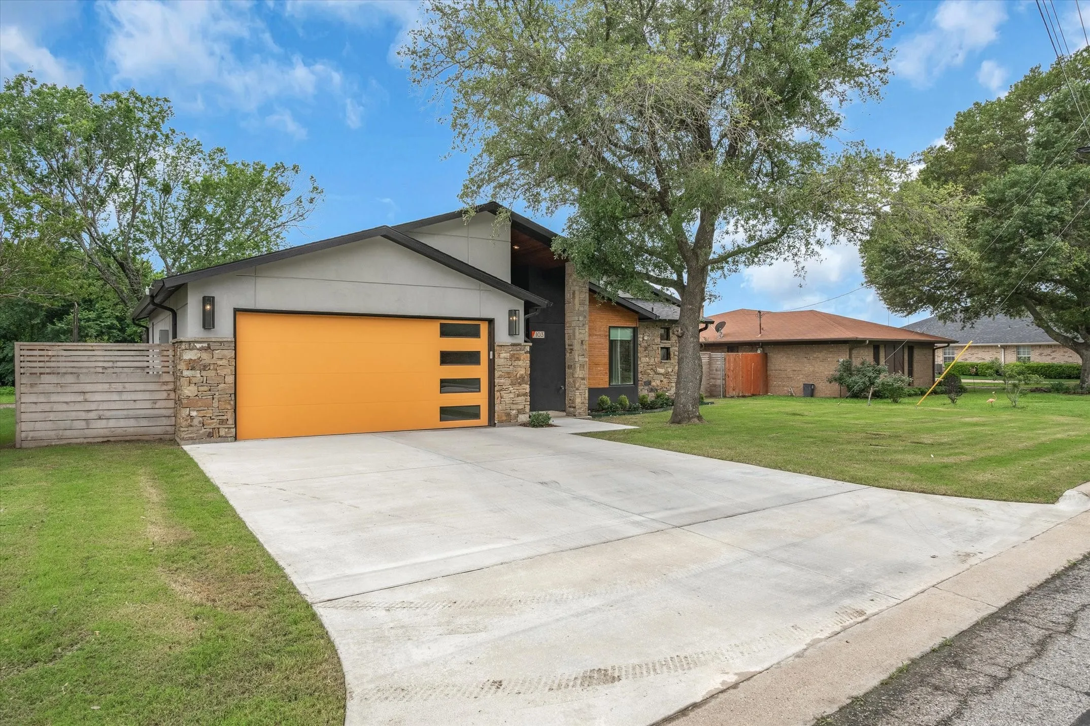 Single Family Residence For Sale in Van Zandt County , 103 Juanita Avenue, Wills Point, Texas 75169, 3 Bedroom, 3 Bathroom, 2 Garage spaces, 1,931 Sqft, built in 2022, mls#21318131, Real Estate Agent in Wills Point, Homes For Sale in Van Zandt county, Homes For Sale in Wills Point, Realtor in Wills Point Texas, Real Estate Brokerage Independent Realty Texas, Luminita Cordes Realtor