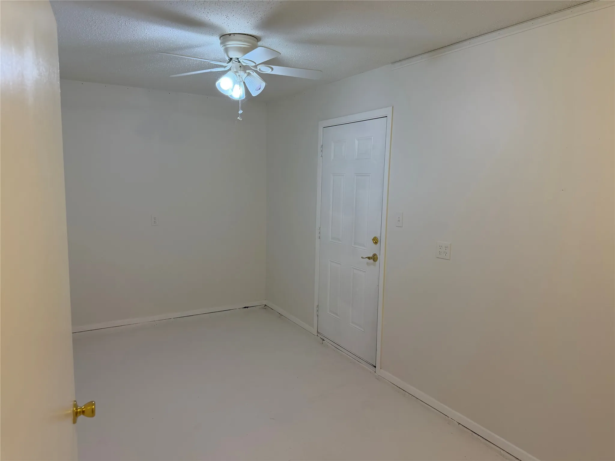 Single Family Residence For Sale in Palo Pinto County , 504 Austin Drive, Mineral Wells, Texas 76067, 3 Bedroom, 2 Bathroom, Garage spaces, 2,334 Sqft, built in 1968, mls#21319017, Real Estate Agent in Mineral Wells, Homes For Sale in Palo Pinto county, Homes For Sale in Mineral Wells, Realtor in Mineral Wells Texas, Real Estate Brokerage Independent Realty Texas, Luminita Cordes Realtor