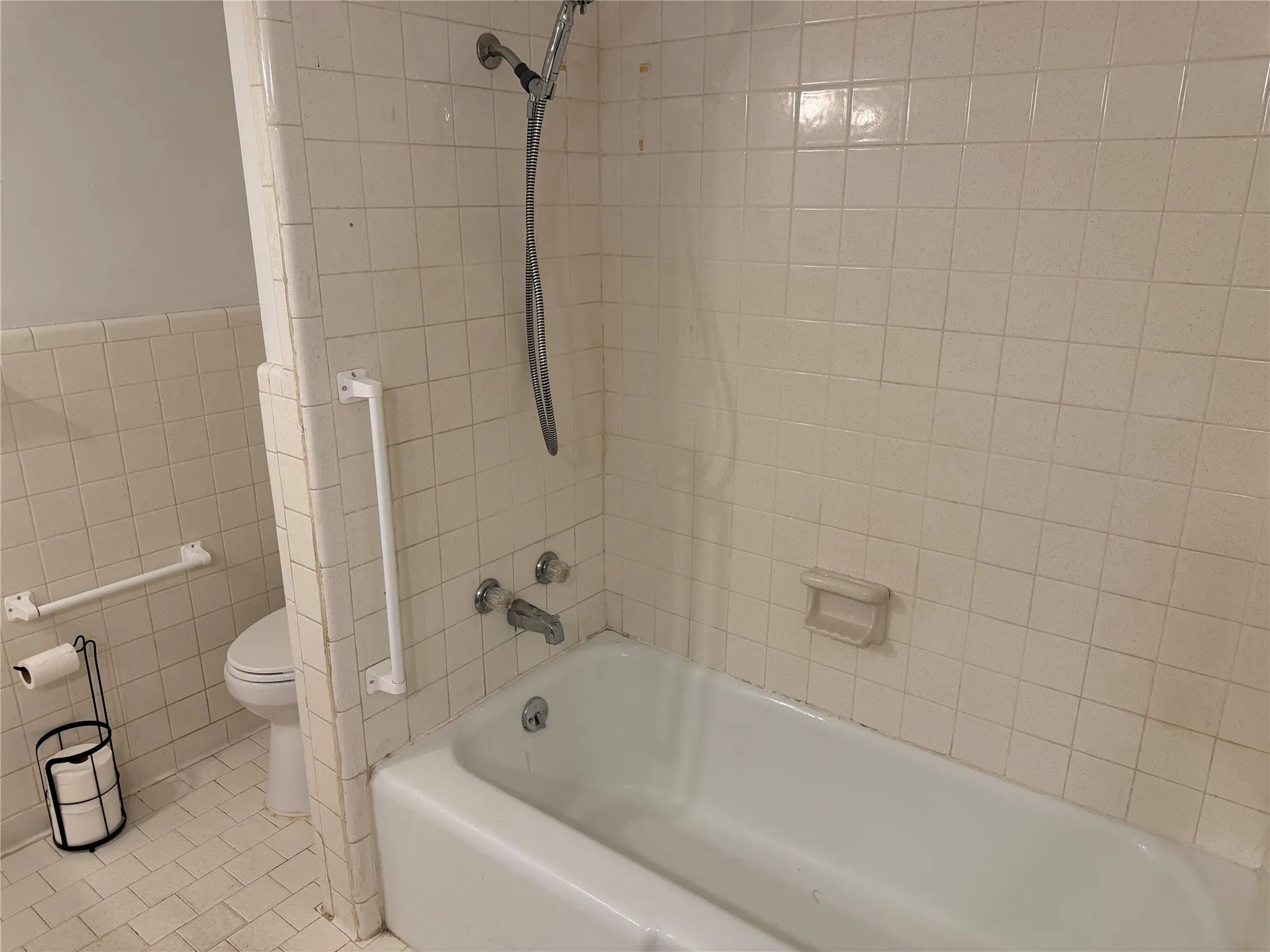 Single Family Residence For Sale in Palo Pinto County , 504 Austin Drive, Mineral Wells, Texas 76067, 3 Bedroom, 2 Bathroom, Garage spaces, 2,334 Sqft, built in 1968, mls#21319017, Real Estate Agent in Mineral Wells, Homes For Sale in Palo Pinto county, Homes For Sale in Mineral Wells, Realtor in Mineral Wells Texas, Real Estate Brokerage Independent Realty Texas, Luminita Cordes Realtor