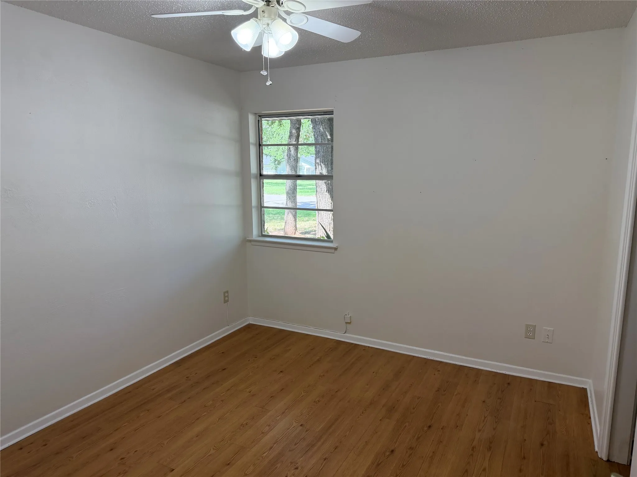 Single Family Residence For Sale in Palo Pinto County , 504 Austin Drive, Mineral Wells, Texas 76067, 3 Bedroom, 2 Bathroom, Garage spaces, 2,334 Sqft, built in 1968, mls#21319017, Real Estate Agent in Mineral Wells, Homes For Sale in Palo Pinto county, Homes For Sale in Mineral Wells, Realtor in Mineral Wells Texas, Real Estate Brokerage Independent Realty Texas, Luminita Cordes Realtor