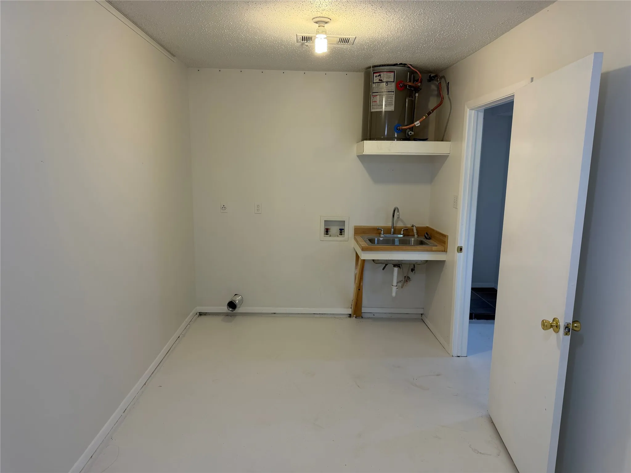 Single Family Residence For Sale in Palo Pinto County , 504 Austin Drive, Mineral Wells, Texas 76067, 3 Bedroom, 2 Bathroom, Garage spaces, 2,334 Sqft, built in 1968, mls#21319017, Real Estate Agent in Mineral Wells, Homes For Sale in Palo Pinto county, Homes For Sale in Mineral Wells, Realtor in Mineral Wells Texas, Real Estate Brokerage Independent Realty Texas, Luminita Cordes Realtor
