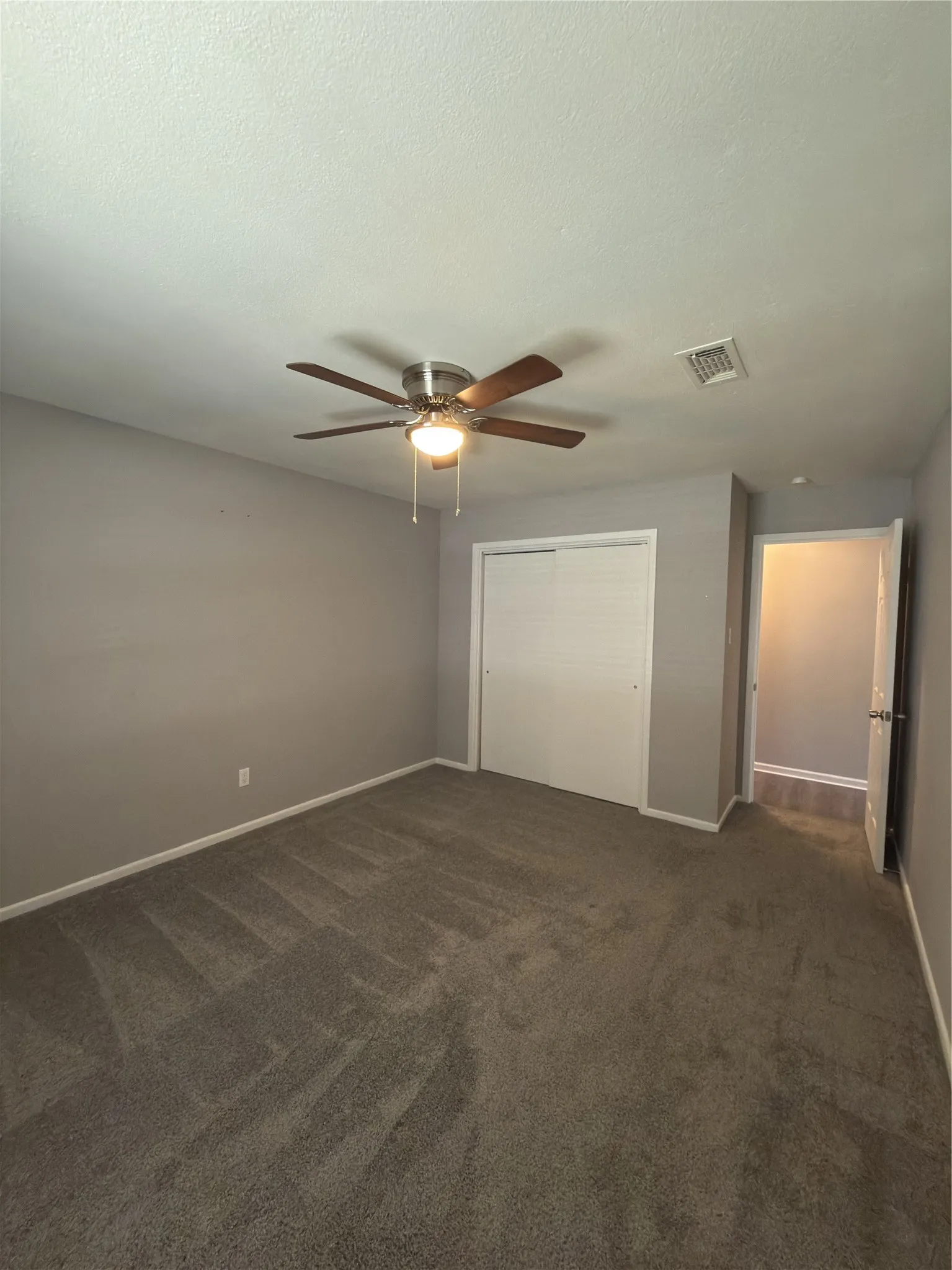 Single Family Residence For Sale in Tarrant County , 900 Prestwick Street, Bedford, Texas 76022, 3 Bedroom, 2 Bathroom, 2 Garage spaces, 1,449 Sqft, built in 1968, mls#21319159, Real Estate Agent in Bedford, Homes For Sale in Tarrant county, Homes For Sale in Bedford, Realtor in Bedford Texas, Real Estate Brokerage Independent Realty Texas, Luminita Cordes Realtor
