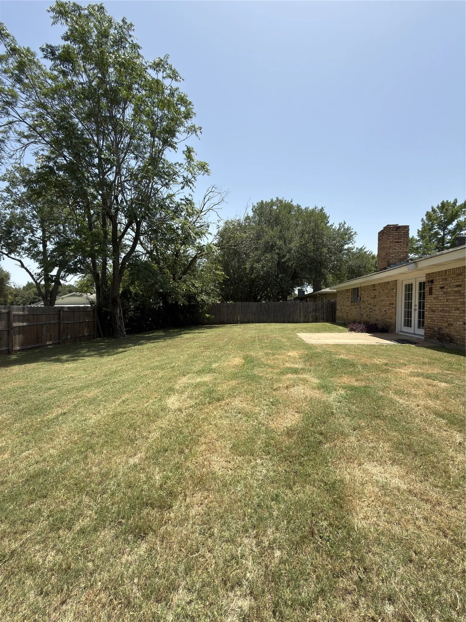 Single Family Residence For Sale in Tarrant County , 900 Prestwick Street, Bedford, Texas 76022, 3 Bedroom, 2 Bathroom, 2 Garage spaces, 1,449 Sqft, built in 1968, mls#21319159, Real Estate Agent in Bedford, Homes For Sale in Tarrant county, Homes For Sale in Bedford, Realtor in Bedford Texas, Real Estate Brokerage Independent Realty Texas, Luminita Cordes Realtor