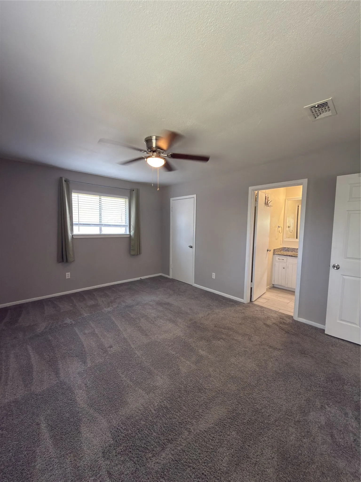 Single Family Residence For Sale in Tarrant County , 900 Prestwick Street, Bedford, Texas 76022, 3 Bedroom, 2 Bathroom, 2 Garage spaces, 1,449 Sqft, built in 1968, mls#21319159, Real Estate Agent in Bedford, Homes For Sale in Tarrant county, Homes For Sale in Bedford, Realtor in Bedford Texas, Real Estate Brokerage Independent Realty Texas, Luminita Cordes Realtor