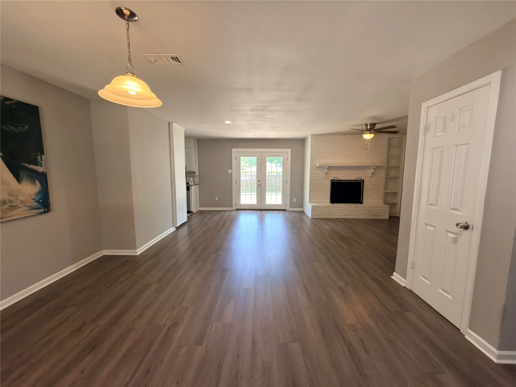 Single Family Residence For Sale in Tarrant County , 900 Prestwick Street, Bedford, Texas 76022, 3 Bedroom, 2 Bathroom, 2 Garage spaces, 1,449 Sqft, built in 1968, mls#21319159, Real Estate Agent in Bedford, Homes For Sale in Tarrant county, Homes For Sale in Bedford, Realtor in Bedford Texas, Real Estate Brokerage Independent Realty Texas, Luminita Cordes Realtor