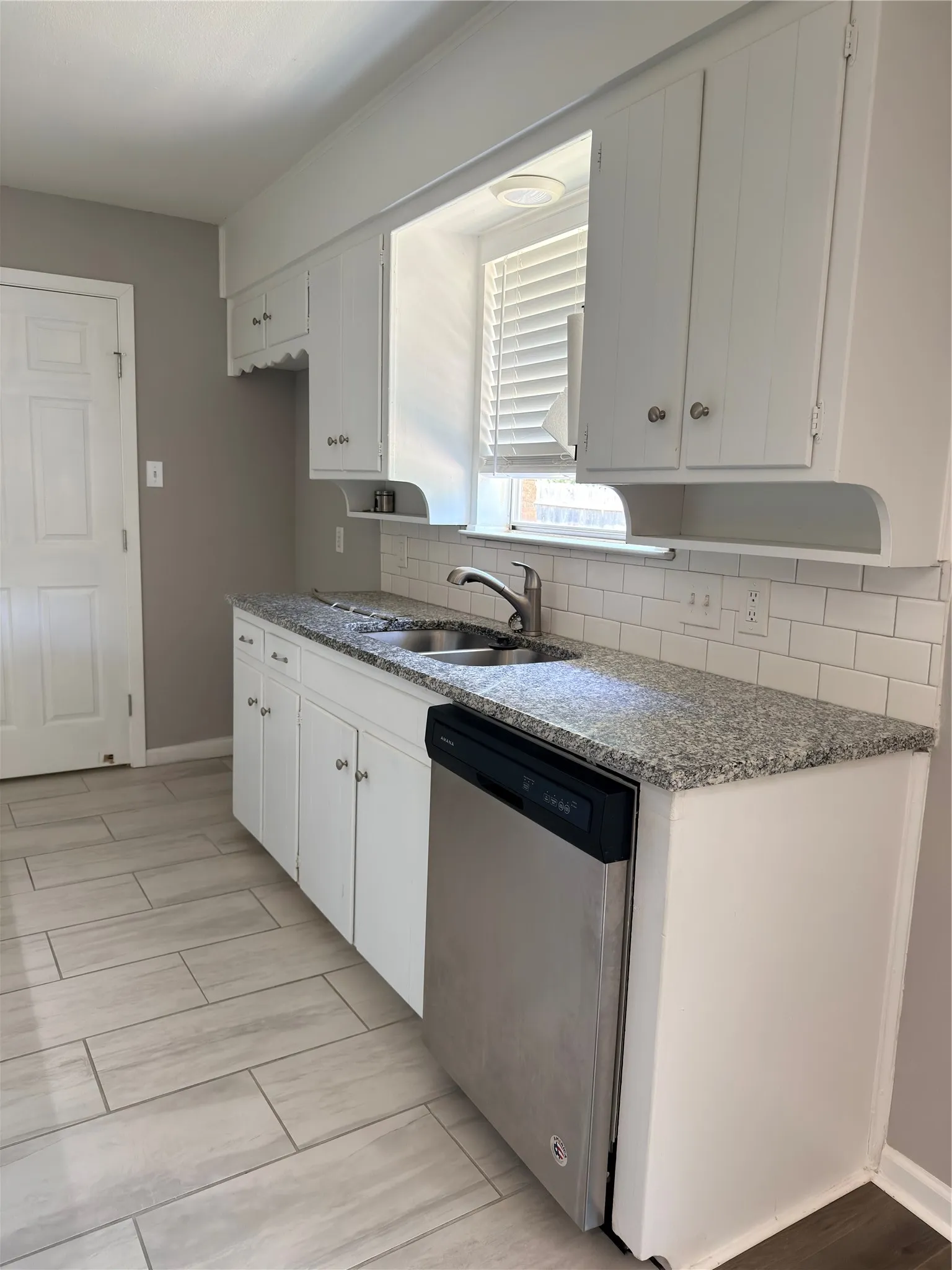Single Family Residence For Sale in Tarrant County , 900 Prestwick Street, Bedford, Texas 76022, 3 Bedroom, 2 Bathroom, 2 Garage spaces, 1,449 Sqft, built in 1968, mls#21319159, Real Estate Agent in Bedford, Homes For Sale in Tarrant county, Homes For Sale in Bedford, Realtor in Bedford Texas, Real Estate Brokerage Independent Realty Texas, Luminita Cordes Realtor