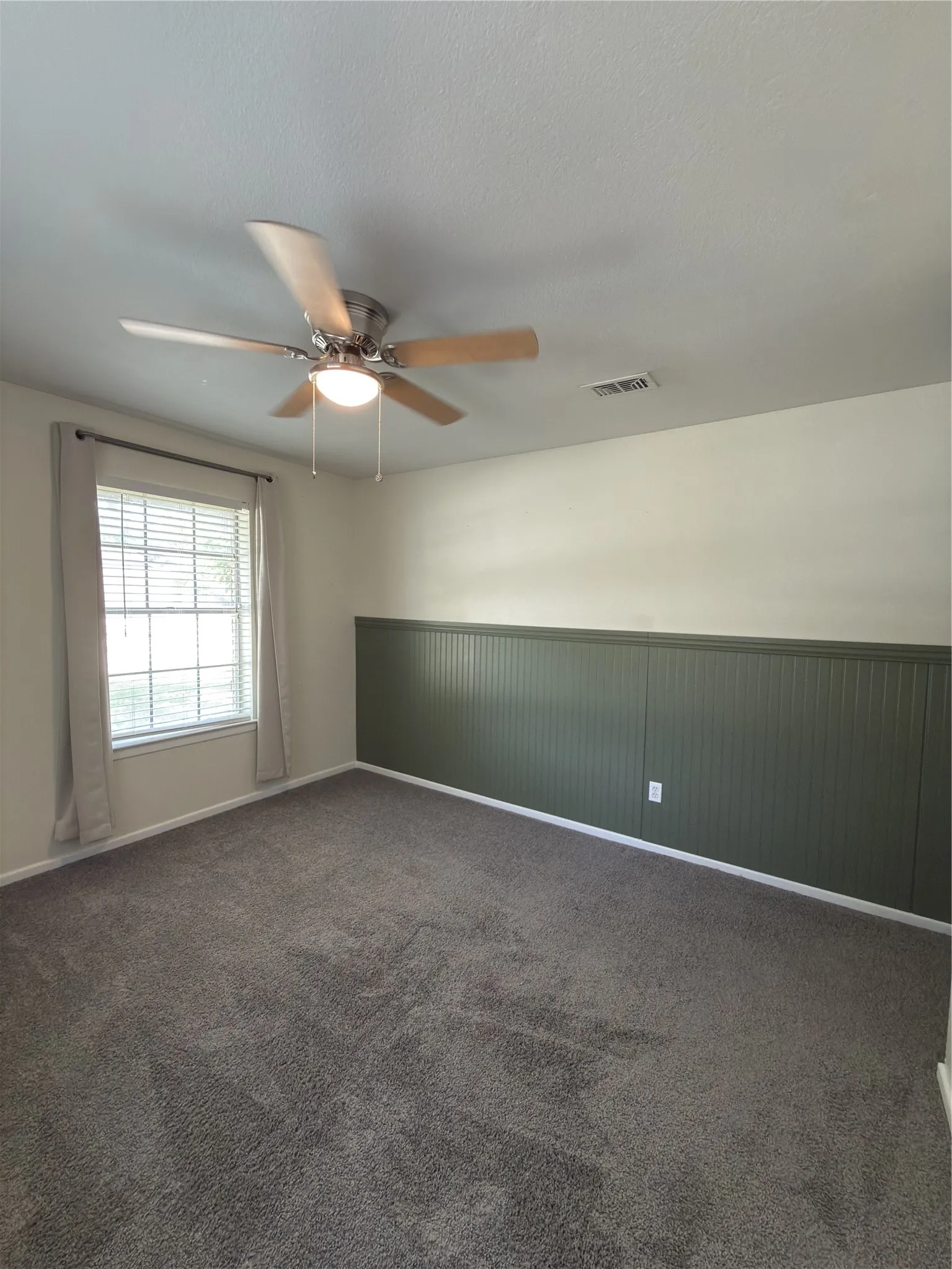 Single Family Residence For Sale in Tarrant County , 900 Prestwick Street, Bedford, Texas 76022, 3 Bedroom, 2 Bathroom, 2 Garage spaces, 1,449 Sqft, built in 1968, mls#21319159, Real Estate Agent in Bedford, Homes For Sale in Tarrant county, Homes For Sale in Bedford, Realtor in Bedford Texas, Real Estate Brokerage Independent Realty Texas, Luminita Cordes Realtor
