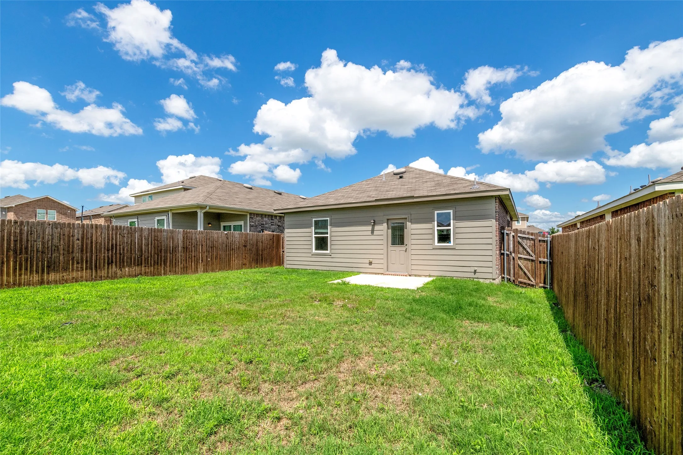 Single Family Residence For Sale in Kaufman County , 6311 Tropicana Lane, Forney, Texas 75126, 3 Bedroom, 2 Bathroom, 2 Garage spaces, 1,254 Sqft, built in 2021, mls#21319214, Real Estate Agent in Forney, Homes For Sale in Kaufman county, Homes For Sale in Forney, Realtor in Forney Texas, Real Estate Brokerage Independent Realty Texas, Luminita Cordes Realtor