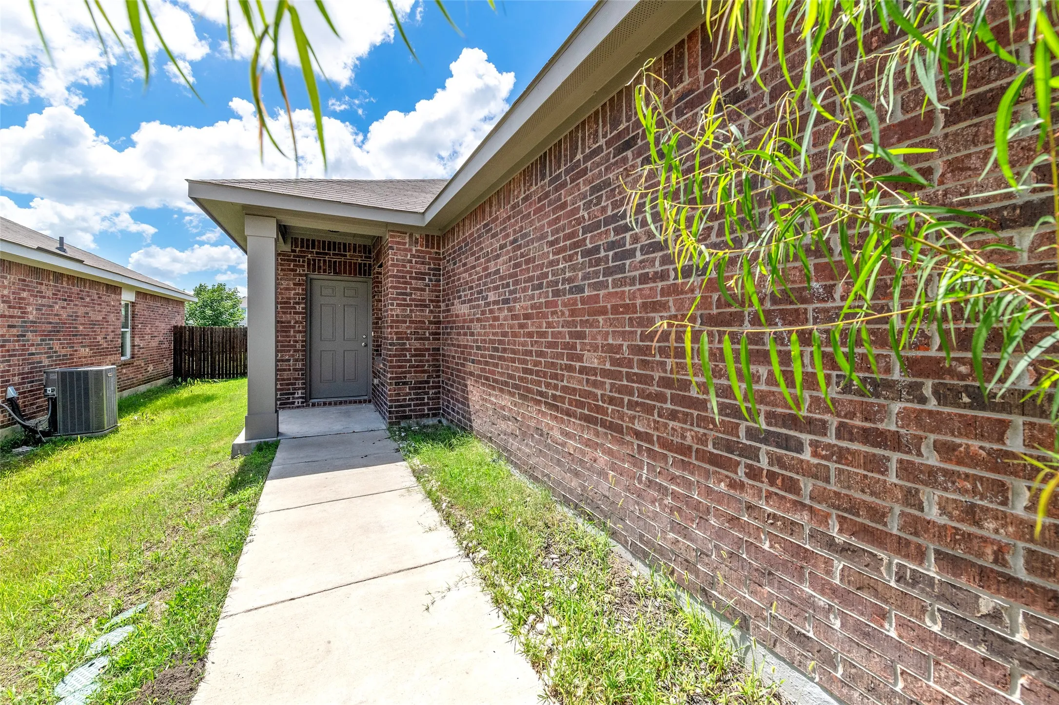 Single Family Residence For Sale in Kaufman County , 6311 Tropicana Lane, Forney, Texas 75126, 3 Bedroom, 2 Bathroom, 2 Garage spaces, 1,254 Sqft, built in 2021, mls#21319214, Real Estate Agent in Forney, Homes For Sale in Kaufman county, Homes For Sale in Forney, Realtor in Forney Texas, Real Estate Brokerage Independent Realty Texas, Luminita Cordes Realtor