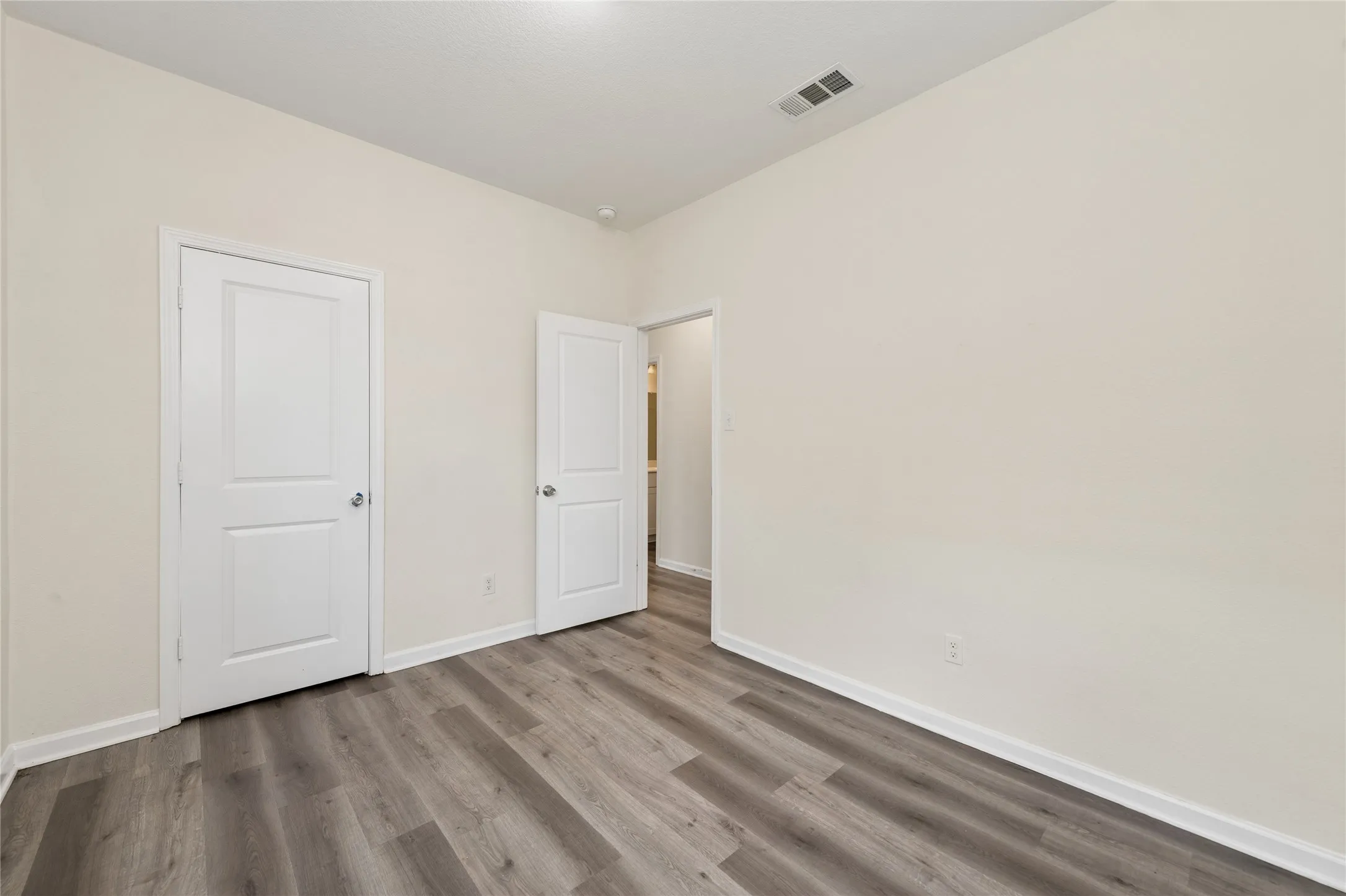 Single Family Residence For Sale in Kaufman County , 6311 Tropicana Lane, Forney, Texas 75126, 3 Bedroom, 2 Bathroom, 2 Garage spaces, 1,254 Sqft, built in 2021, mls#21319214, Real Estate Agent in Forney, Homes For Sale in Kaufman county, Homes For Sale in Forney, Realtor in Forney Texas, Real Estate Brokerage Independent Realty Texas, Luminita Cordes Realtor