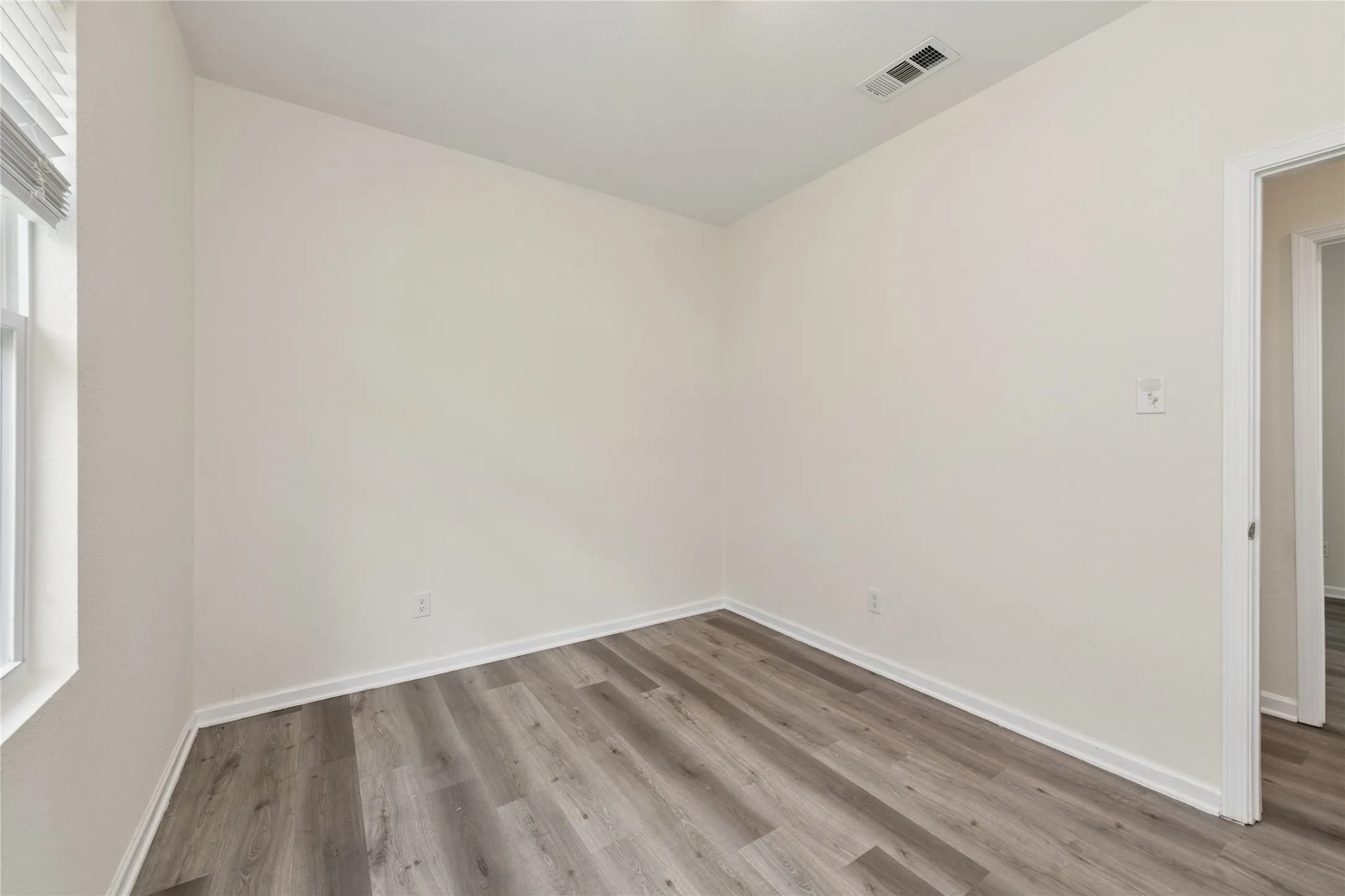 Single Family Residence For Sale in Kaufman County , 6311 Tropicana Lane, Forney, Texas 75126, 3 Bedroom, 2 Bathroom, 2 Garage spaces, 1,254 Sqft, built in 2021, mls#21319214, Real Estate Agent in Forney, Homes For Sale in Kaufman county, Homes For Sale in Forney, Realtor in Forney Texas, Real Estate Brokerage Independent Realty Texas, Luminita Cordes Realtor