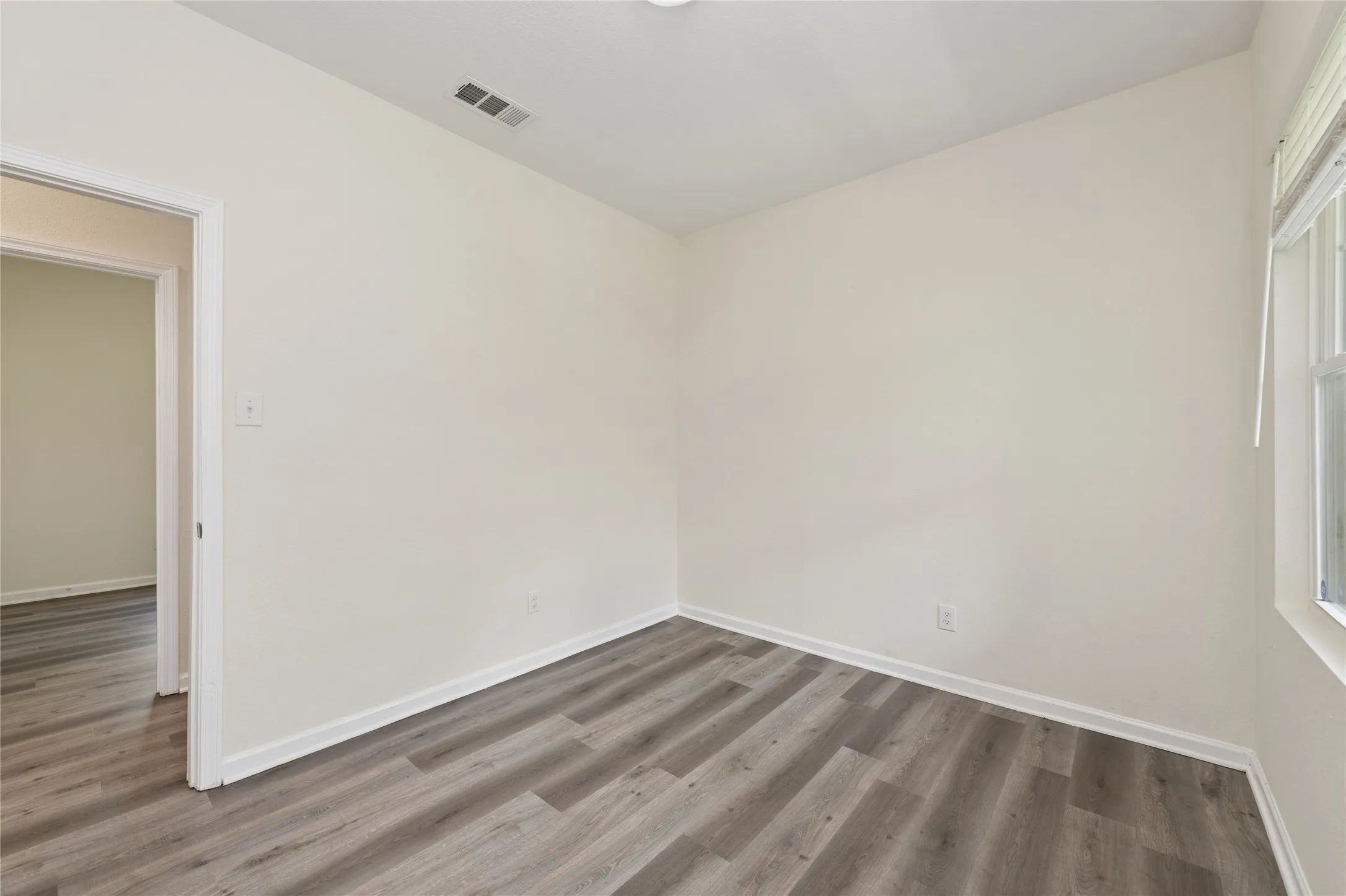 Single Family Residence For Sale in Kaufman County , 6311 Tropicana Lane, Forney, Texas 75126, 3 Bedroom, 2 Bathroom, 2 Garage spaces, 1,254 Sqft, built in 2021, mls#21319214, Real Estate Agent in Forney, Homes For Sale in Kaufman county, Homes For Sale in Forney, Realtor in Forney Texas, Real Estate Brokerage Independent Realty Texas, Luminita Cordes Realtor