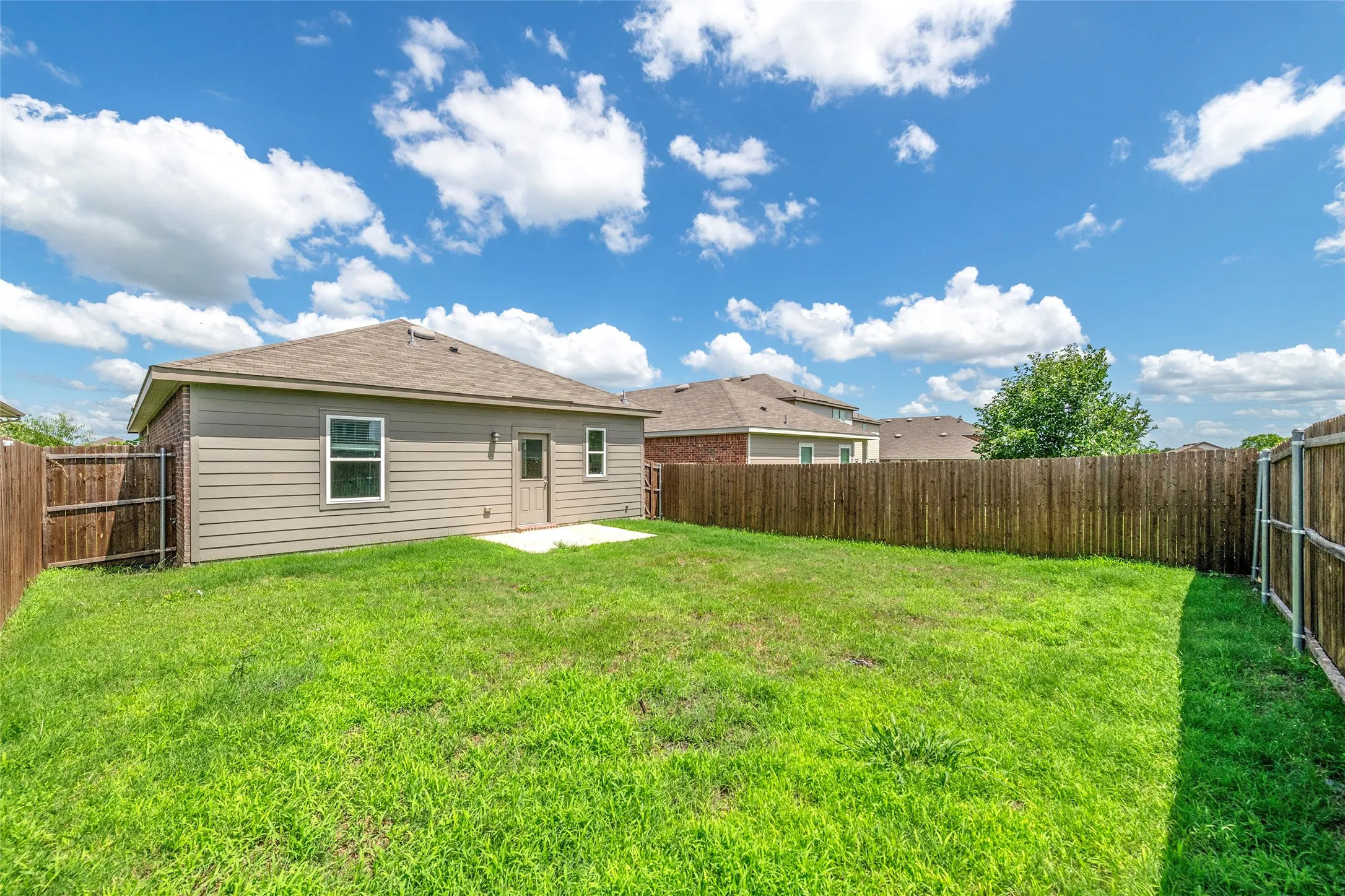 Single Family Residence For Sale in Kaufman County , 6311 Tropicana Lane, Forney, Texas 75126, 3 Bedroom, 2 Bathroom, 2 Garage spaces, 1,254 Sqft, built in 2021, mls#21319214, Real Estate Agent in Forney, Homes For Sale in Kaufman county, Homes For Sale in Forney, Realtor in Forney Texas, Real Estate Brokerage Independent Realty Texas, Luminita Cordes Realtor