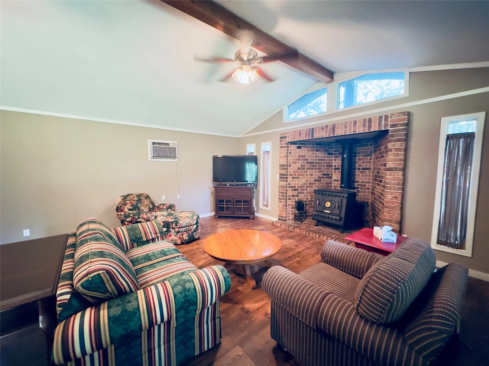 Single Family Residence For Sale in Wood County , 230 Scenic Loop, Hawkins, Texas 75765, 3 Bedroom, 2 Bathroom, Garage spaces, 1,627 Sqft, built in 0, mls#21319215, Real Estate Agent in Hawkins, Homes For Sale in Wood county, Homes For Sale in Hawkins, Realtor in Hawkins Texas, Real Estate Brokerage Independent Realty Texas, Luminita Cordes Realtor