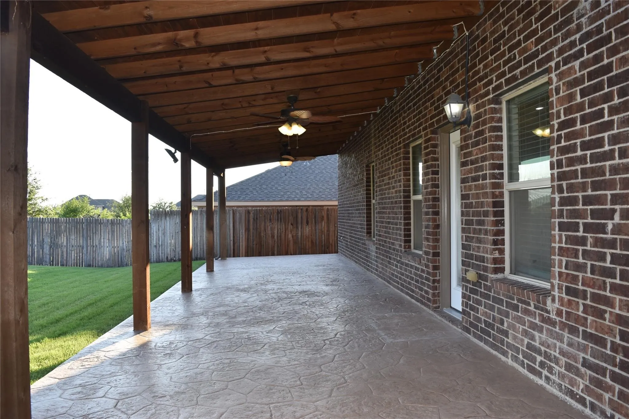 Single Family Residence For Rent in Collin County , 411 Paddock Lane, Celina, Texas 75009, 5 Bedroom, 4 Bathroom, 2 Garage spaces, 2,586 Sqft, built in 2014, mls#21319219, Real Estate Agent in Celina, Homes For Rent in Collin county, Homes For Rent in Celina, Realtor in Celina Texas, Real Estate Brokerage Independent Realty Texas, Luminita Cordes Realtor