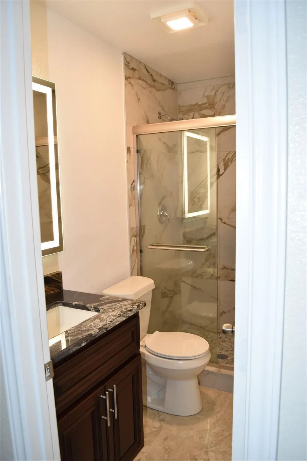 Single Family Residence For Rent in Collin County , 411 Paddock Lane, Celina, Texas 75009, 5 Bedroom, 4 Bathroom, 2 Garage spaces, 2,586 Sqft, built in 2014, mls#21319219, Real Estate Agent in Celina, Homes For Rent in Collin county, Homes For Rent in Celina, Realtor in Celina Texas, Real Estate Brokerage Independent Realty Texas, Luminita Cordes Realtor