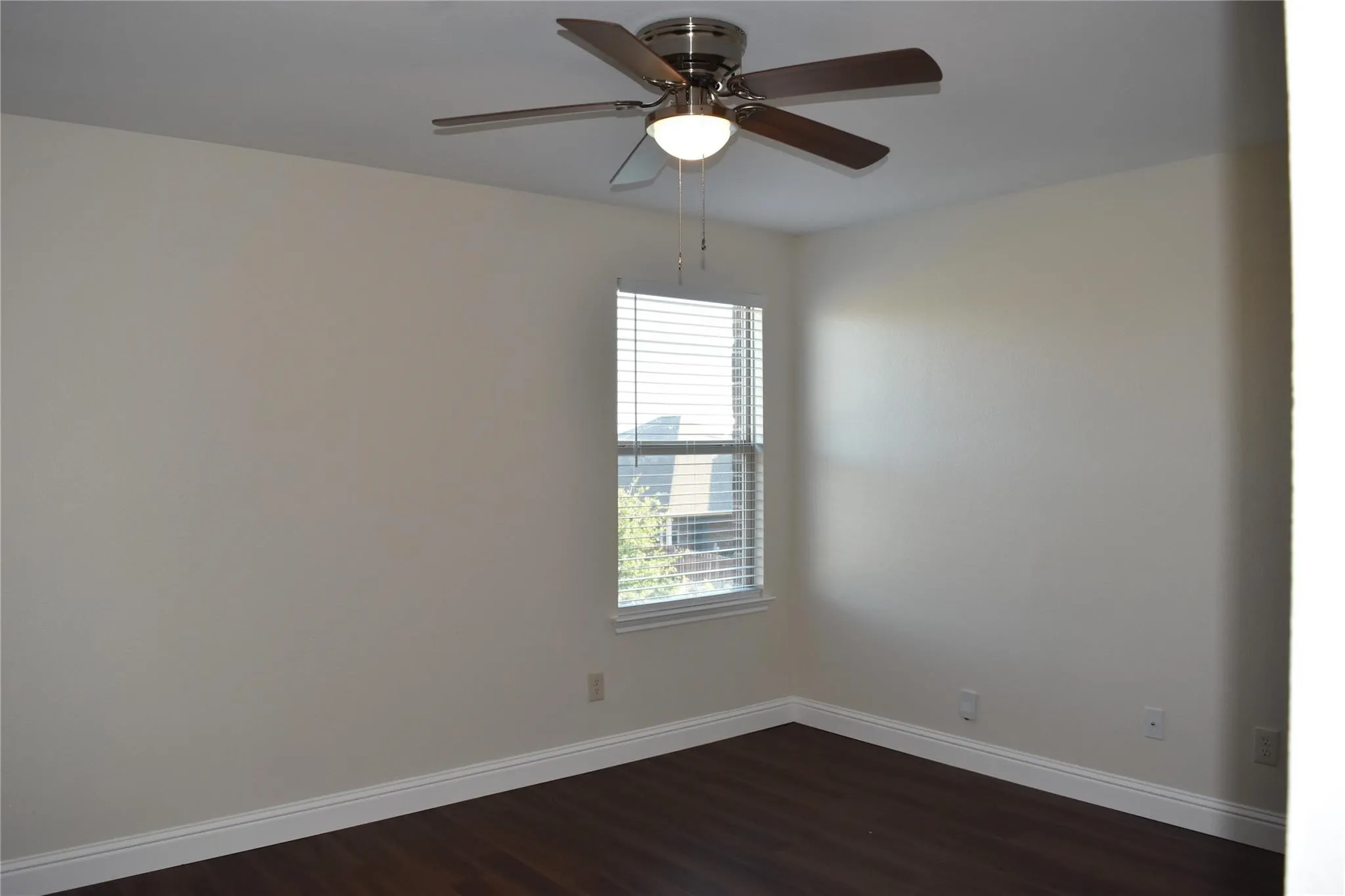 Single Family Residence For Rent in Collin County , 411 Paddock Lane, Celina, Texas 75009, 5 Bedroom, 4 Bathroom, 2 Garage spaces, 2,586 Sqft, built in 2014, mls#21319219, Real Estate Agent in Celina, Homes For Rent in Collin county, Homes For Rent in Celina, Realtor in Celina Texas, Real Estate Brokerage Independent Realty Texas, Luminita Cordes Realtor