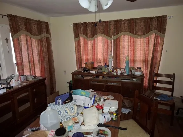 Single Family Residence For Sale in Mc Lennan County , 408 S HARRISON Street, Mc Gregor, Texas 76657, 2 Bedroom, 1 Bathroom, Garage spaces, 990 Sqft, built in 1947, mls#21317930, Real Estate Agent in Mc Gregor, Homes For Sale in Mc Lennan county, Homes For Sale in Mc Gregor, Realtor in Mc Gregor Texas, Real Estate Brokerage Independent Realty Texas, Luminita Cordes Realtor