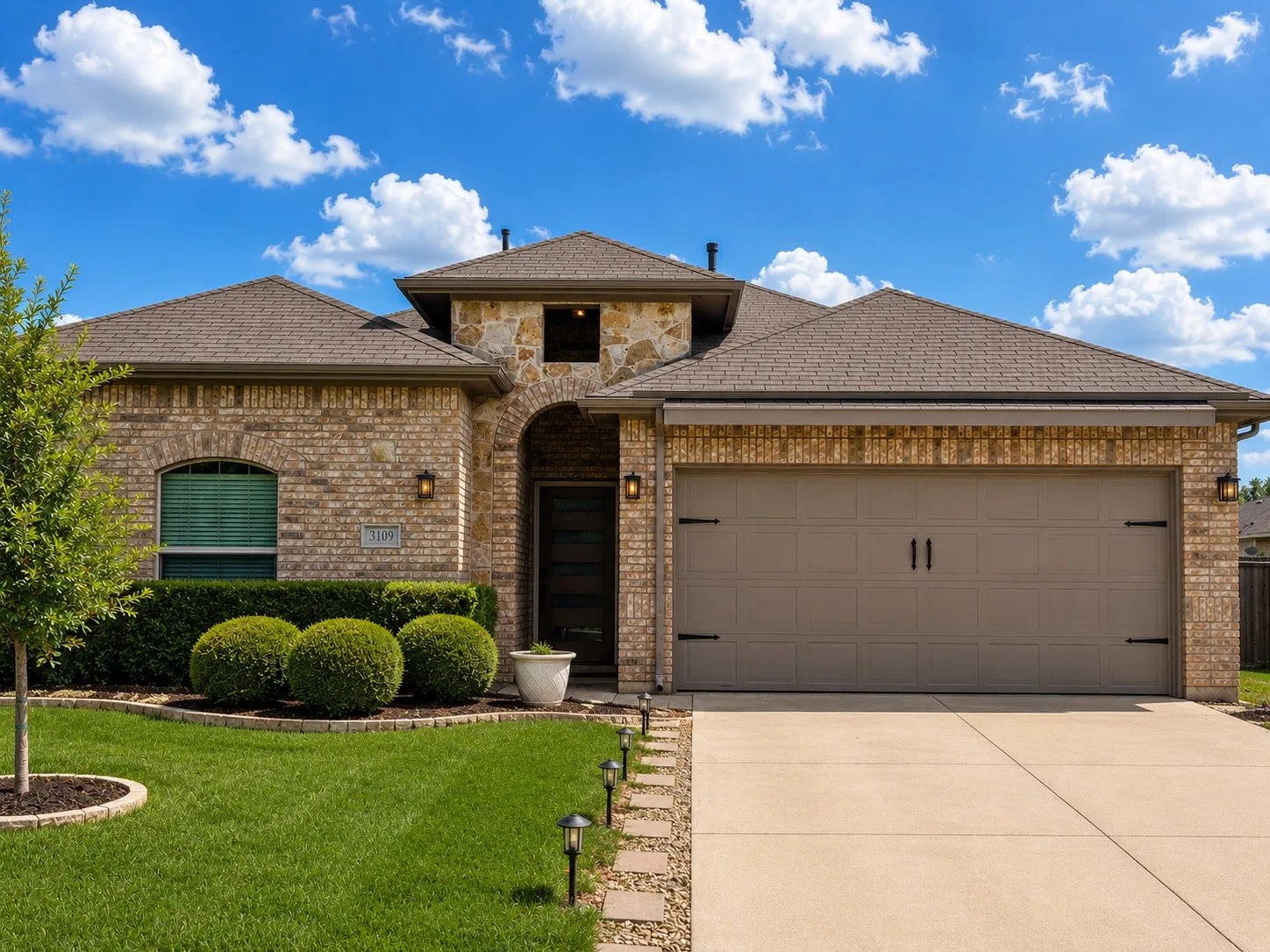Single Family Residence For Sale in Kaufman County , 3109 Clear Springs Drive, Forney, Texas 75126, 3 Bedroom, 2 Bathroom, 2 Garage spaces, 1,956 Sqft, built in 2015, mls#21319222, Real Estate Agent in Forney, Homes For Sale in Kaufman county, Homes For Sale in Forney, Realtor in Forney Texas, Real Estate Brokerage Independent Realty Texas, Luminita Cordes Realtor