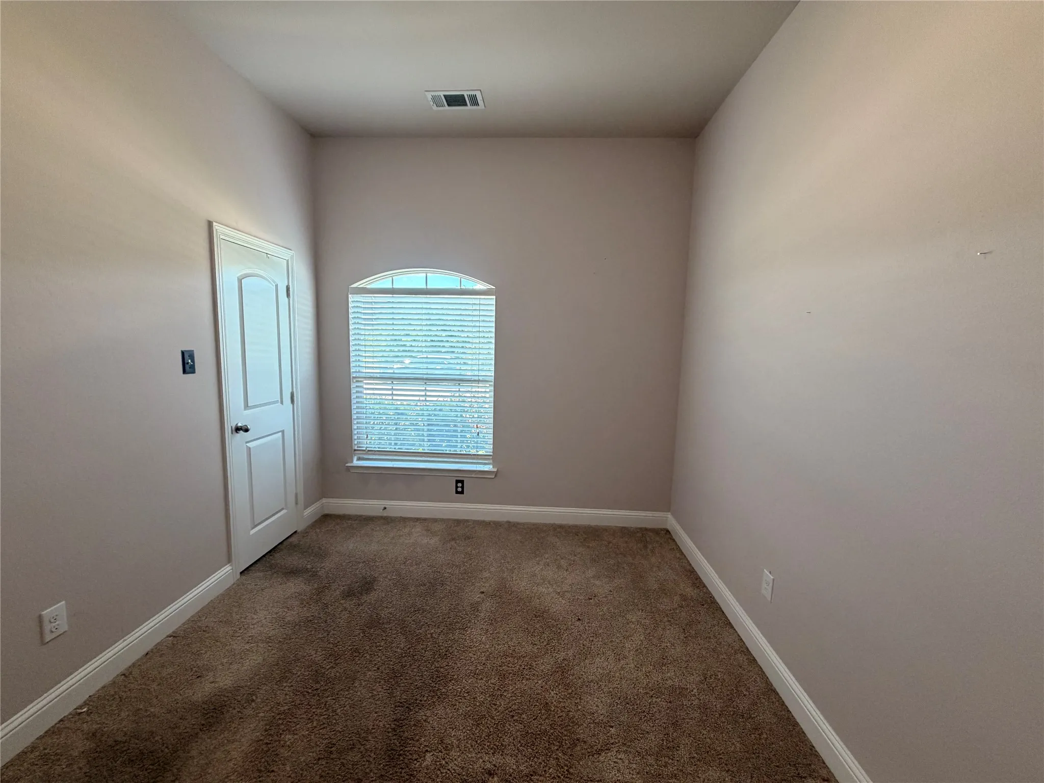 Single Family Residence For Sale in Kaufman County , 3109 Clear Springs Drive, Forney, Texas 75126, 3 Bedroom, 2 Bathroom, 2 Garage spaces, 1,956 Sqft, built in 2015, mls#21319222, Real Estate Agent in Forney, Homes For Sale in Kaufman county, Homes For Sale in Forney, Realtor in Forney Texas, Real Estate Brokerage Independent Realty Texas, Luminita Cordes Realtor