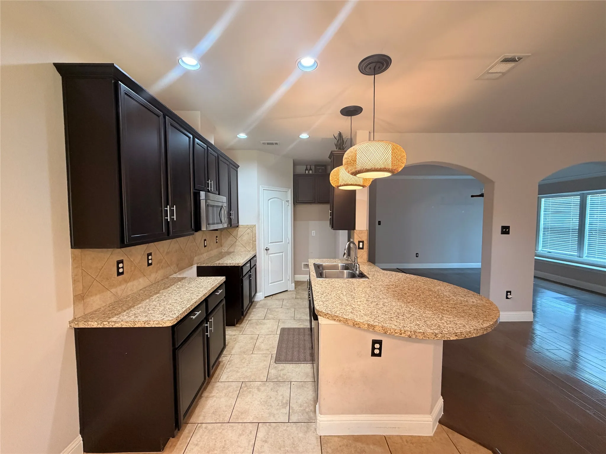 Single Family Residence For Sale in Kaufman County , 3109 Clear Springs Drive, Forney, Texas 75126, 3 Bedroom, 2 Bathroom, 2 Garage spaces, 1,956 Sqft, built in 2015, mls#21319222, Real Estate Agent in Forney, Homes For Sale in Kaufman county, Homes For Sale in Forney, Realtor in Forney Texas, Real Estate Brokerage Independent Realty Texas, Luminita Cordes Realtor