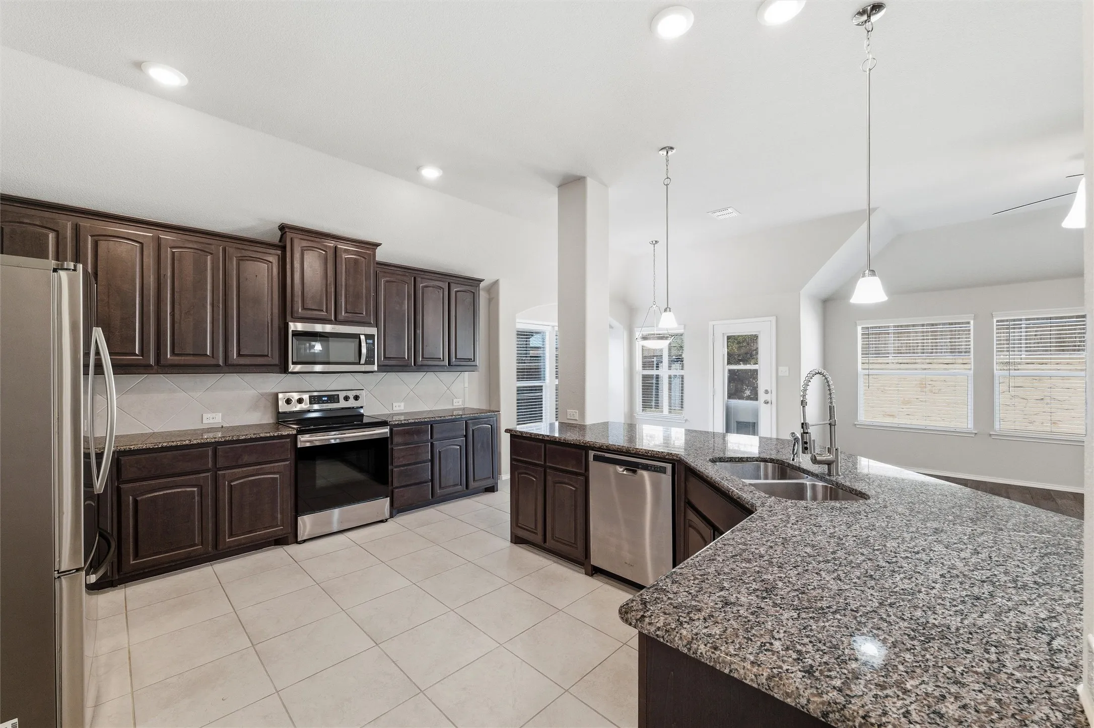 Single Family Residence For Sale in Johnson County , 104 Cadyn Drive, Keene, Texas 76059, 3 Bedroom, 2 Bathroom, 2 Garage spaces, 1,841 Sqft, built in 2021, mls#21319194, Real Estate Agent in Keene, Homes For Sale in Johnson county, Homes For Sale in Keene, Realtor in Keene Texas, Real Estate Brokerage Independent Realty Texas, Luminita Cordes Realtor