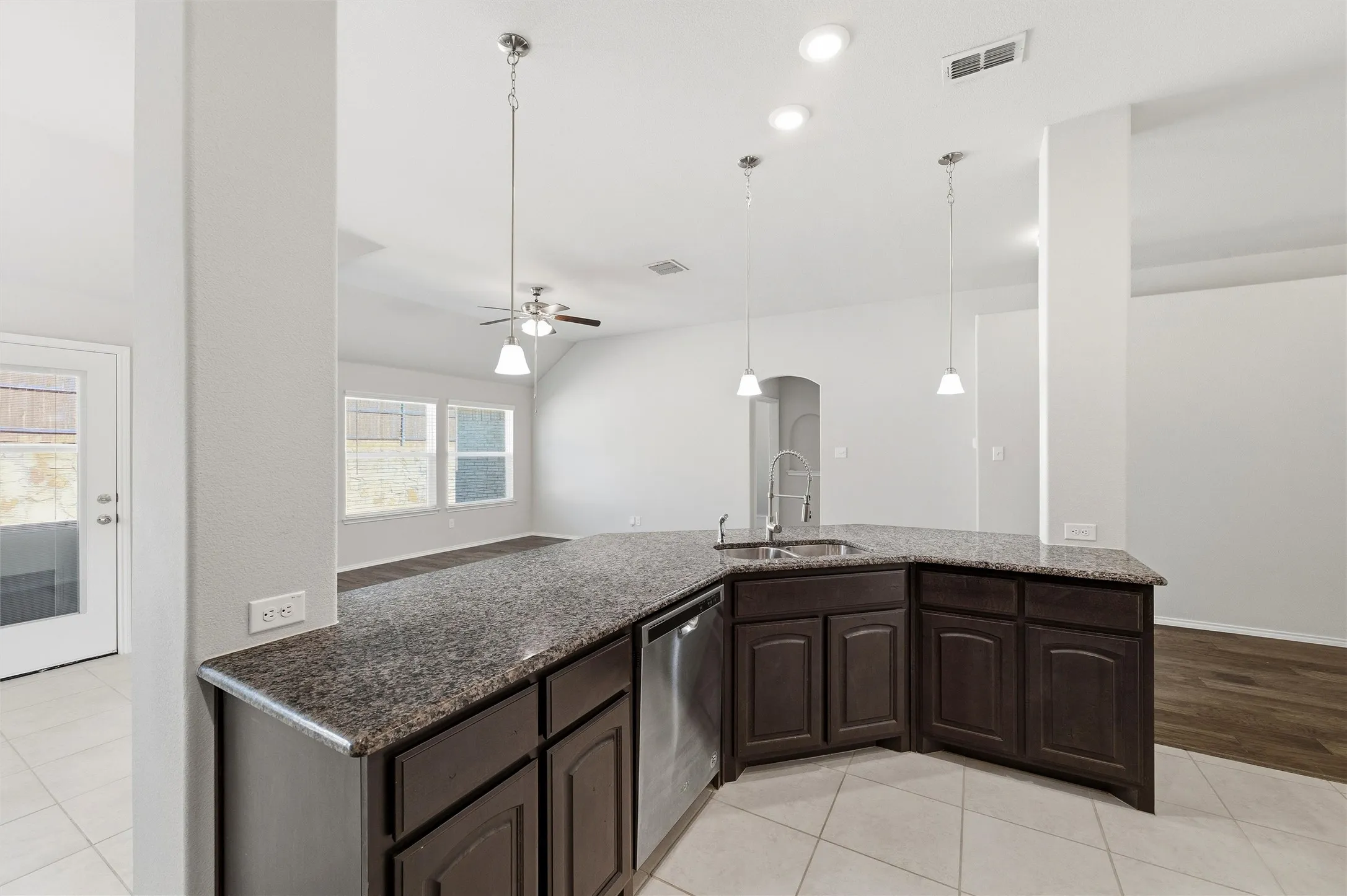 Single Family Residence For Sale in Johnson County , 104 Cadyn Drive, Keene, Texas 76059, 3 Bedroom, 2 Bathroom, 2 Garage spaces, 1,841 Sqft, built in 2021, mls#21319194, Real Estate Agent in Keene, Homes For Sale in Johnson county, Homes For Sale in Keene, Realtor in Keene Texas, Real Estate Brokerage Independent Realty Texas, Luminita Cordes Realtor