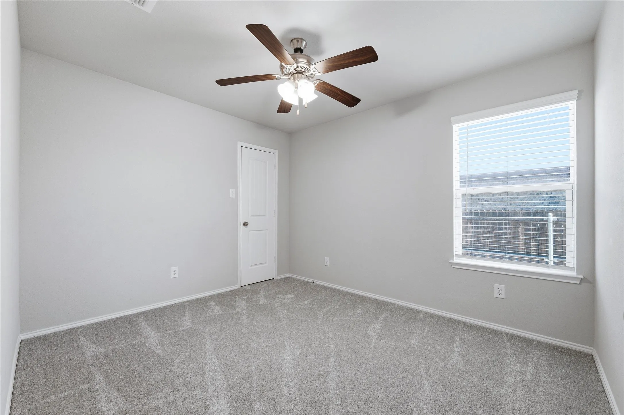 Single Family Residence For Sale in Johnson County , 104 Cadyn Drive, Keene, Texas 76059, 3 Bedroom, 2 Bathroom, 2 Garage spaces, 1,841 Sqft, built in 2021, mls#21319194, Real Estate Agent in Keene, Homes For Sale in Johnson county, Homes For Sale in Keene, Realtor in Keene Texas, Real Estate Brokerage Independent Realty Texas, Luminita Cordes Realtor