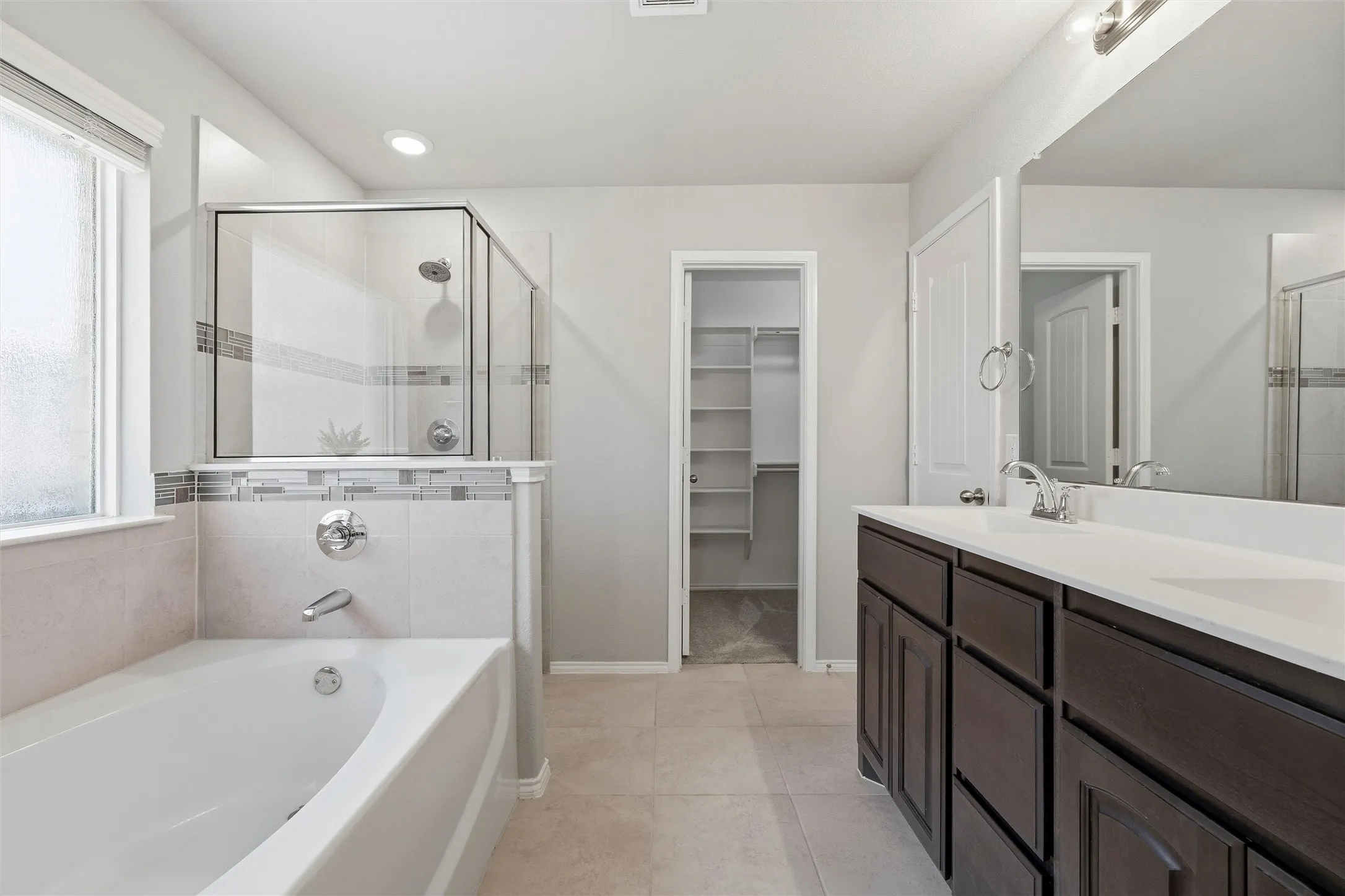 Single Family Residence For Sale in Johnson County , 104 Cadyn Drive, Keene, Texas 76059, 3 Bedroom, 2 Bathroom, 2 Garage spaces, 1,841 Sqft, built in 2021, mls#21319194, Real Estate Agent in Keene, Homes For Sale in Johnson county, Homes For Sale in Keene, Realtor in Keene Texas, Real Estate Brokerage Independent Realty Texas, Luminita Cordes Realtor