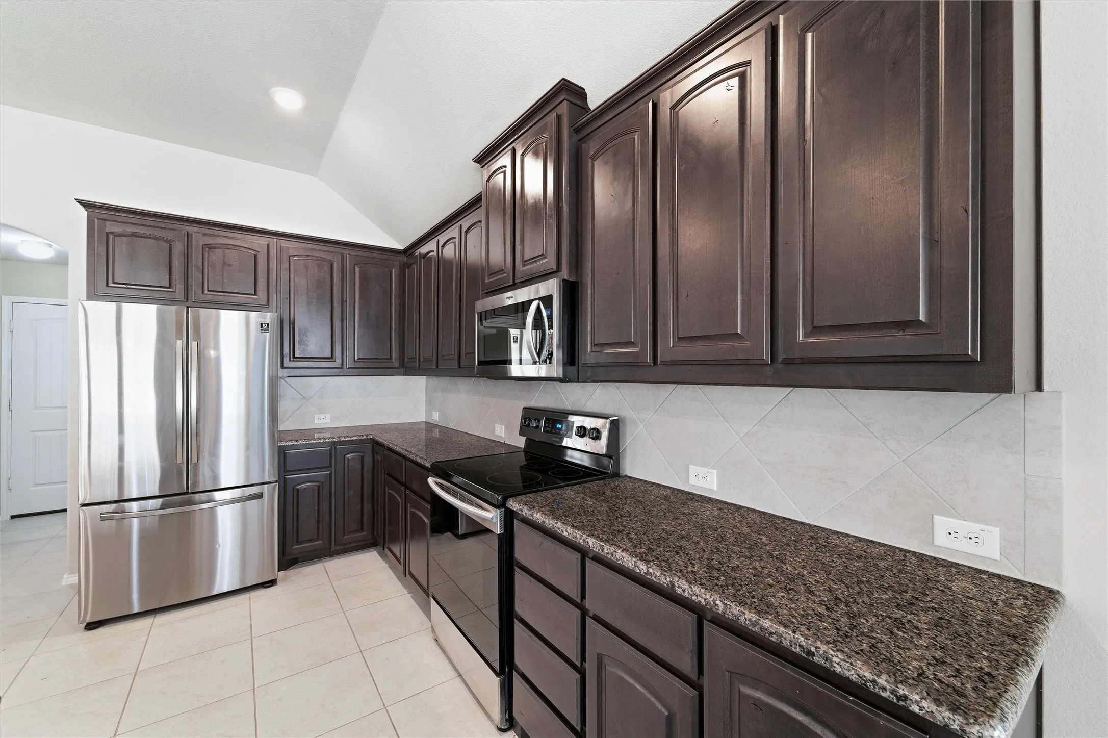 Single Family Residence For Sale in Johnson County , 104 Cadyn Drive, Keene, Texas 76059, 3 Bedroom, 2 Bathroom, 2 Garage spaces, 1,841 Sqft, built in 2021, mls#21319194, Real Estate Agent in Keene, Homes For Sale in Johnson county, Homes For Sale in Keene, Realtor in Keene Texas, Real Estate Brokerage Independent Realty Texas, Luminita Cordes Realtor