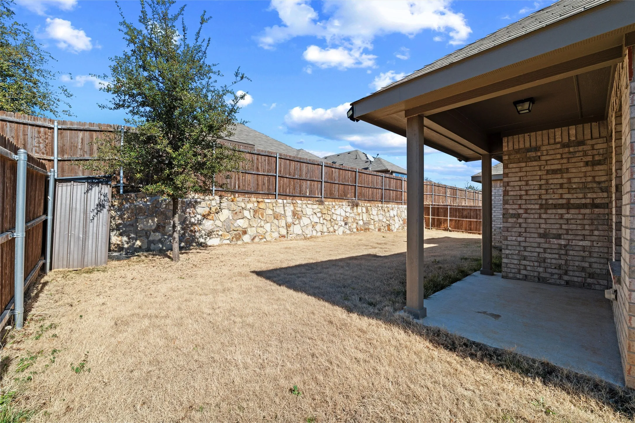Single Family Residence For Sale in Johnson County , 104 Cadyn Drive, Keene, Texas 76059, 3 Bedroom, 2 Bathroom, 2 Garage spaces, 1,841 Sqft, built in 2021, mls#21319194, Real Estate Agent in Keene, Homes For Sale in Johnson county, Homes For Sale in Keene, Realtor in Keene Texas, Real Estate Brokerage Independent Realty Texas, Luminita Cordes Realtor