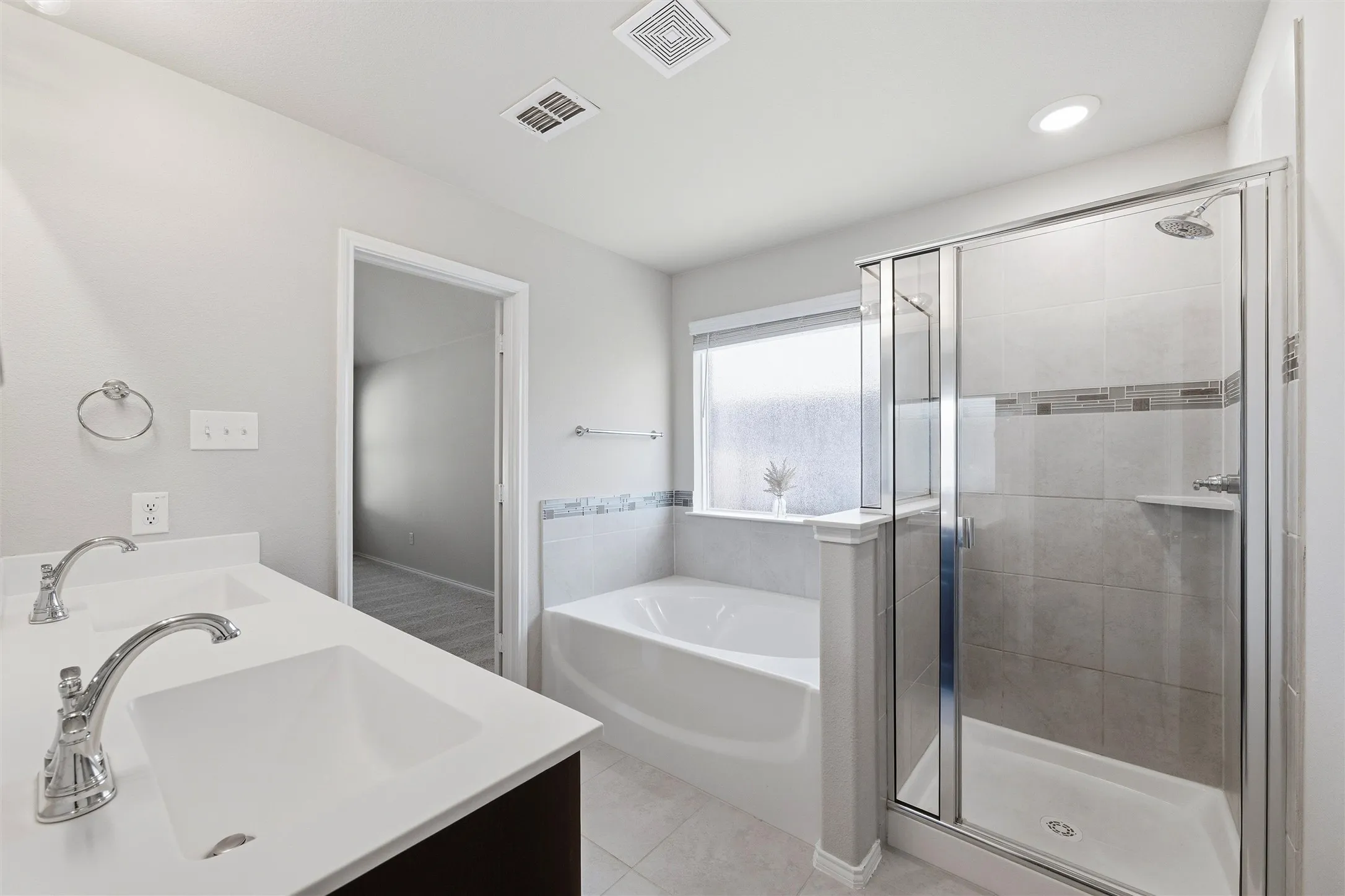 Single Family Residence For Sale in Johnson County , 104 Cadyn Drive, Keene, Texas 76059, 3 Bedroom, 2 Bathroom, 2 Garage spaces, 1,841 Sqft, built in 2021, mls#21319194, Real Estate Agent in Keene, Homes For Sale in Johnson county, Homes For Sale in Keene, Realtor in Keene Texas, Real Estate Brokerage Independent Realty Texas, Luminita Cordes Realtor