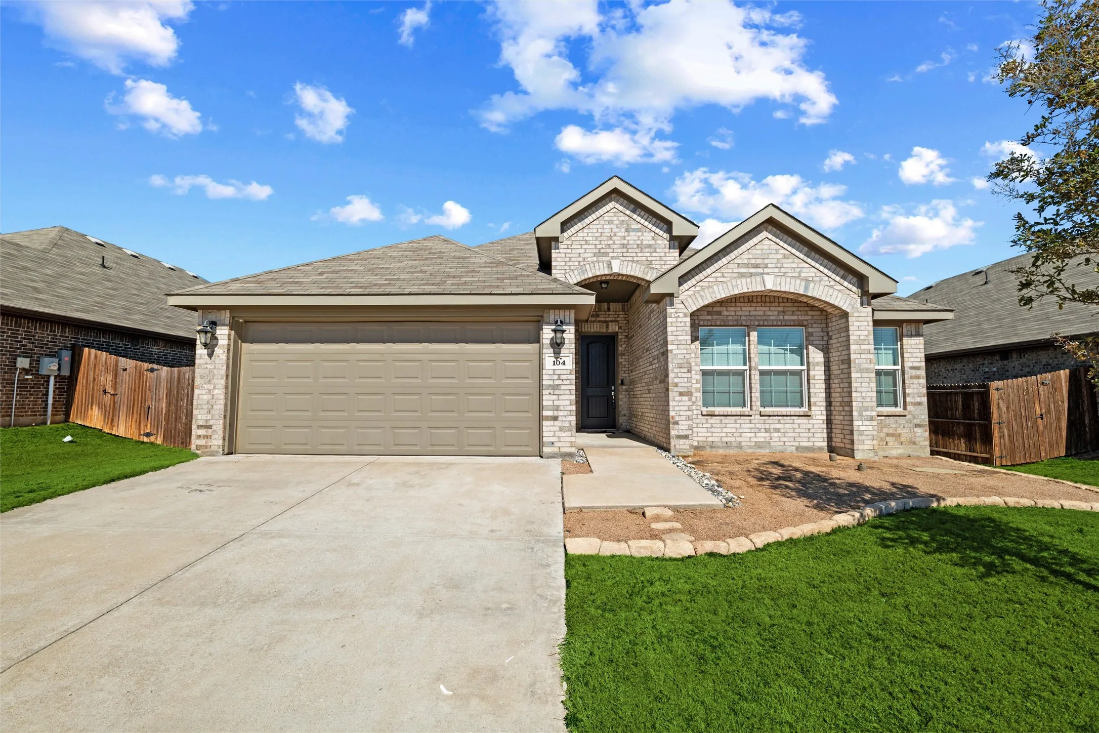 Single Family Residence For Sale in Johnson County , 104 Cadyn Drive, Keene, Texas 76059, 3 Bedroom, 2 Bathroom, 2 Garage spaces, 1,841 Sqft, built in 2021, mls#21319194, Real Estate Agent in Keene, Homes For Sale in Johnson county, Homes For Sale in Keene, Realtor in Keene Texas, Real Estate Brokerage Independent Realty Texas, Luminita Cordes Realtor