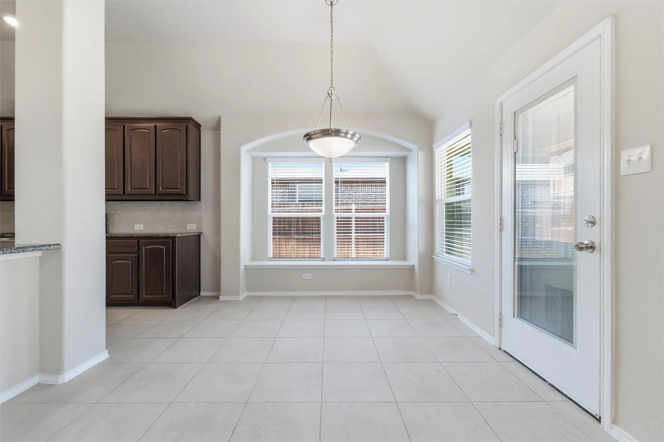 Single Family Residence For Sale in Johnson County , 104 Cadyn Drive, Keene, Texas 76059, 3 Bedroom, 2 Bathroom, 2 Garage spaces, 1,841 Sqft, built in 2021, mls#21319194, Real Estate Agent in Keene, Homes For Sale in Johnson county, Homes For Sale in Keene, Realtor in Keene Texas, Real Estate Brokerage Independent Realty Texas, Luminita Cordes Realtor