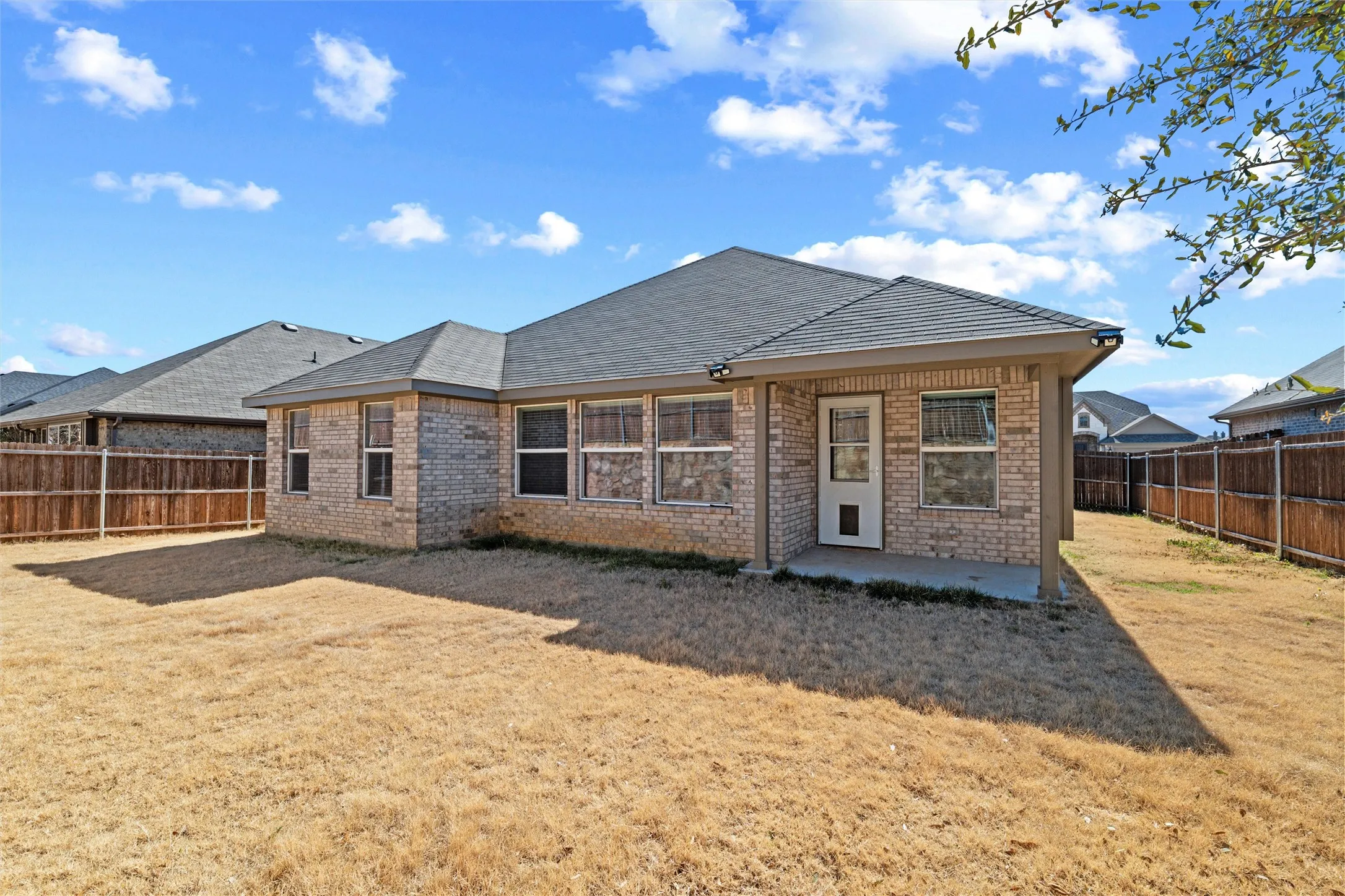 Single Family Residence For Sale in Johnson County , 104 Cadyn Drive, Keene, Texas 76059, 3 Bedroom, 2 Bathroom, 2 Garage spaces, 1,841 Sqft, built in 2021, mls#21319194, Real Estate Agent in Keene, Homes For Sale in Johnson county, Homes For Sale in Keene, Realtor in Keene Texas, Real Estate Brokerage Independent Realty Texas, Luminita Cordes Realtor