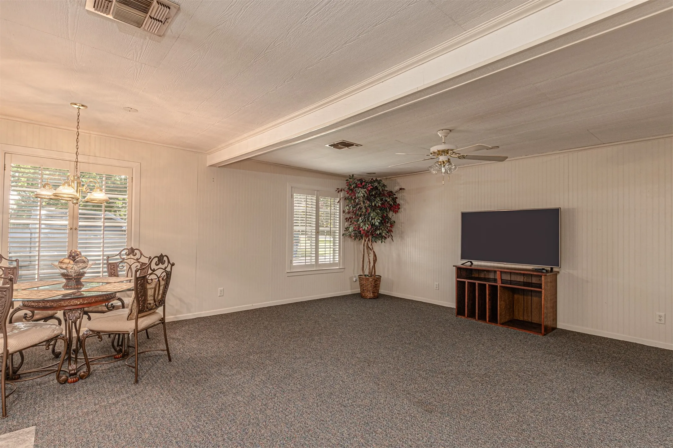 Single Family Residence For Sale in Hunt County , 4160 Fm 513 S, Lone Oak, Texas 75453, 4 Bedroom, 3 Bathroom, 2 Garage spaces, 3,257 Sqft, built in 1974, mls#21319226, Real Estate Agent in Lone Oak, Homes For Sale in Hunt county, Homes For Sale in Lone Oak, Realtor in Lone Oak Texas, Real Estate Brokerage Independent Realty Texas, Luminita Cordes Realtor