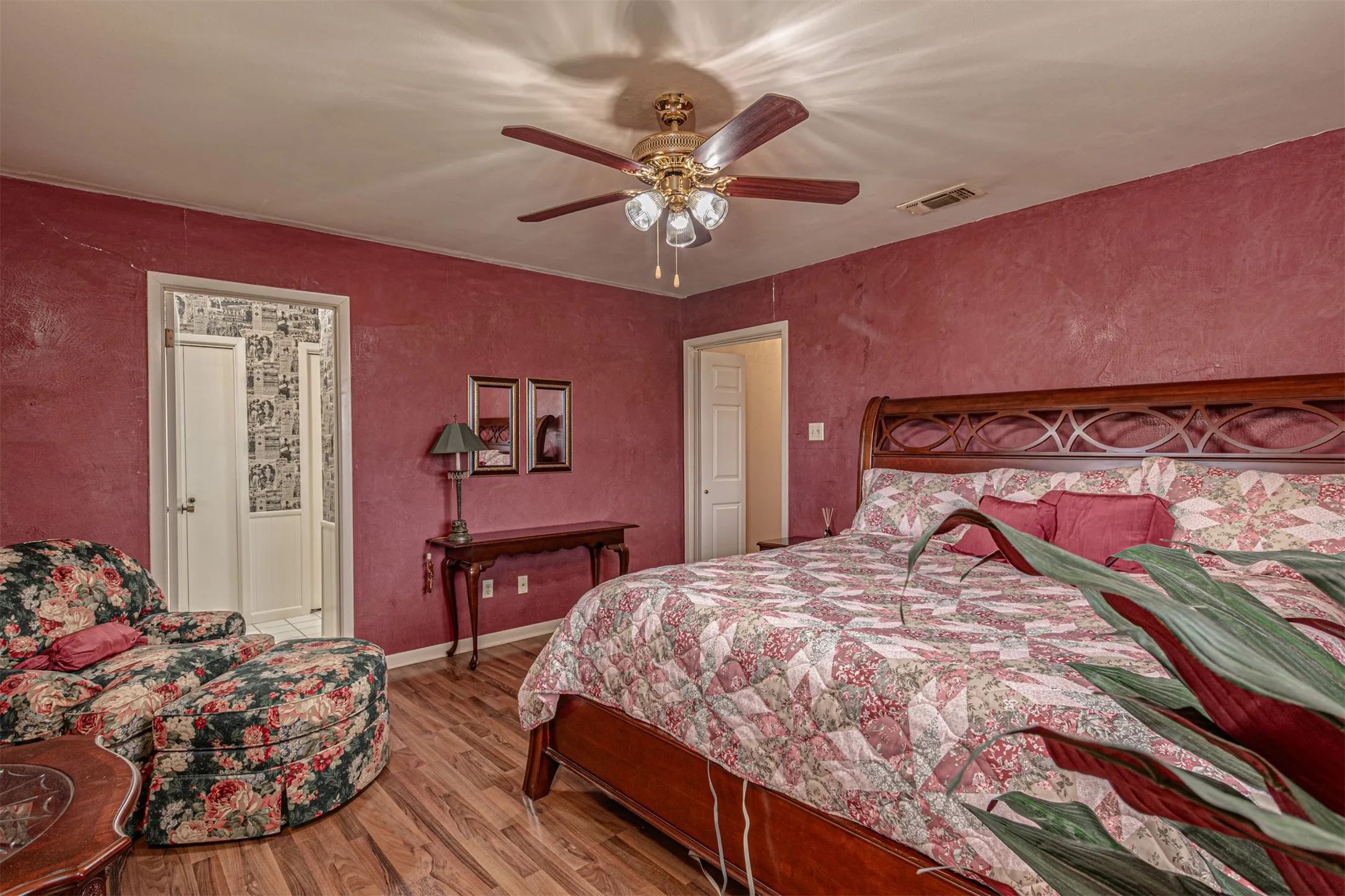 Single Family Residence For Sale in Hunt County , 4160 Fm 513 S, Lone Oak, Texas 75453, 4 Bedroom, 3 Bathroom, 2 Garage spaces, 3,257 Sqft, built in 1974, mls#21319226, Real Estate Agent in Lone Oak, Homes For Sale in Hunt county, Homes For Sale in Lone Oak, Realtor in Lone Oak Texas, Real Estate Brokerage Independent Realty Texas, Luminita Cordes Realtor