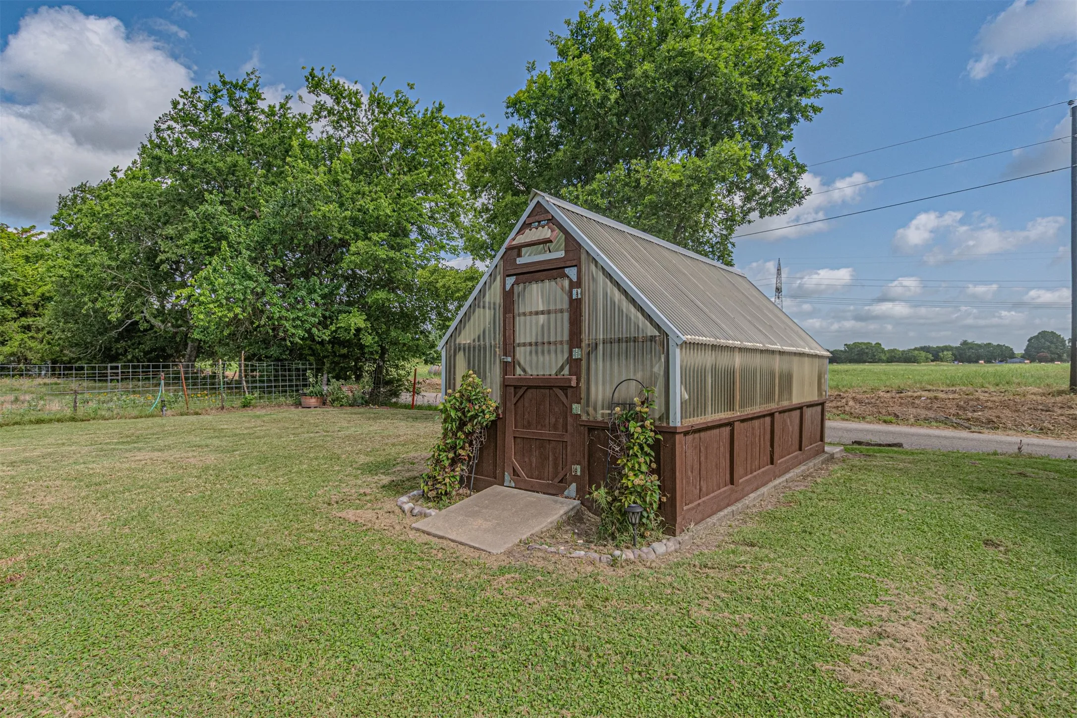 Single Family Residence For Sale in Hunt County , 4160 Fm 513 S, Lone Oak, Texas 75453, 4 Bedroom, 3 Bathroom, 2 Garage spaces, 3,257 Sqft, built in 1974, mls#21319226, Real Estate Agent in Lone Oak, Homes For Sale in Hunt county, Homes For Sale in Lone Oak, Realtor in Lone Oak Texas, Real Estate Brokerage Independent Realty Texas, Luminita Cordes Realtor