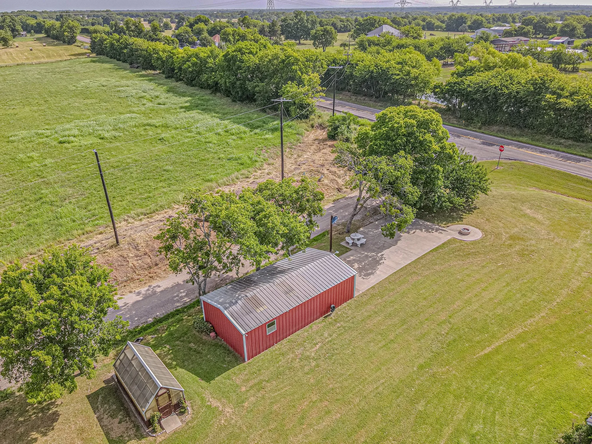 Single Family Residence For Sale in Hunt County , 4160 Fm 513 S, Lone Oak, Texas 75453, 4 Bedroom, 3 Bathroom, 2 Garage spaces, 3,257 Sqft, built in 1974, mls#21319226, Real Estate Agent in Lone Oak, Homes For Sale in Hunt county, Homes For Sale in Lone Oak, Realtor in Lone Oak Texas, Real Estate Brokerage Independent Realty Texas, Luminita Cordes Realtor