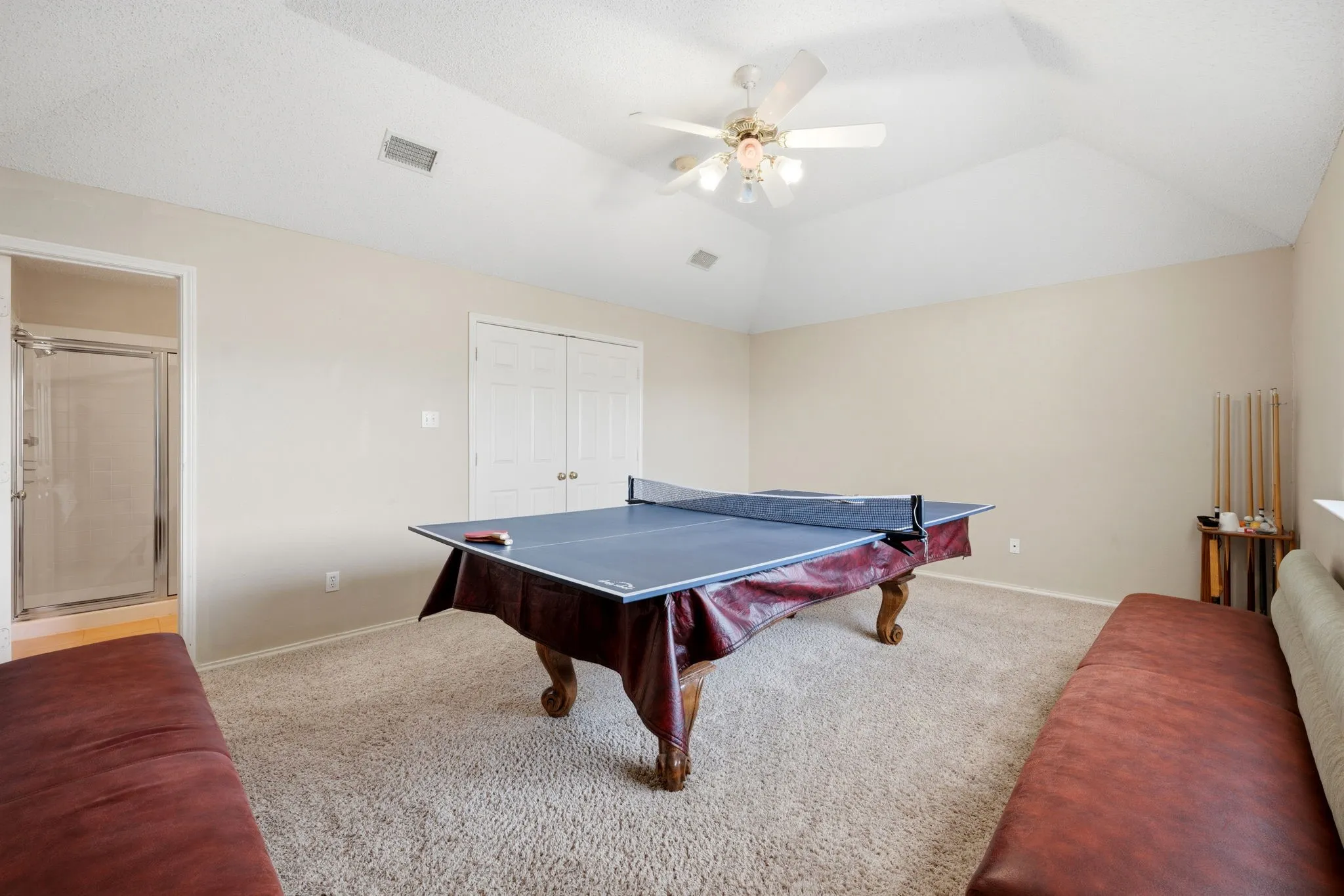 Single Family Residence For Sale in Collin County , 2324 Compton Drive, Plano, Texas 75025, 5 Bedroom, 4 Bathroom, 2 Garage spaces, 3,266 Sqft, built in 1993, mls#21318472, Real Estate Agent in Plano, Homes For Sale in Collin county, Homes For Sale in Plano, Realtor in Plano Texas, Real Estate Brokerage Independent Realty Texas, Luminita Cordes Realtor