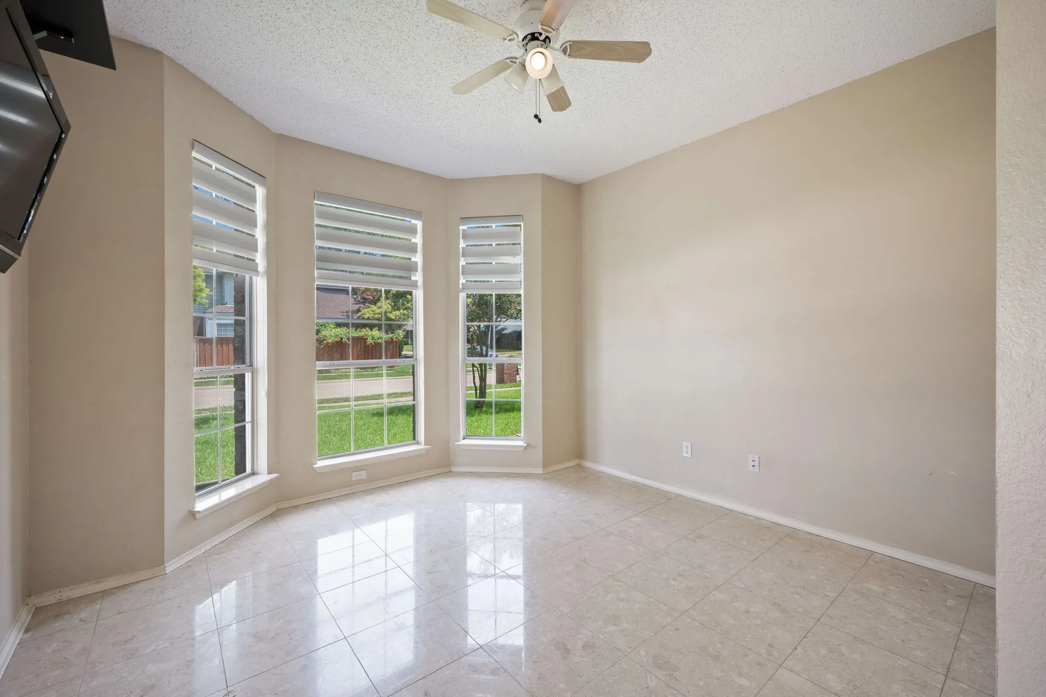 Single Family Residence For Sale in Collin County , 2324 Compton Drive, Plano, Texas 75025, 5 Bedroom, 4 Bathroom, 2 Garage spaces, 3,266 Sqft, built in 1993, mls#21318472, Real Estate Agent in Plano, Homes For Sale in Collin county, Homes For Sale in Plano, Realtor in Plano Texas, Real Estate Brokerage Independent Realty Texas, Luminita Cordes Realtor