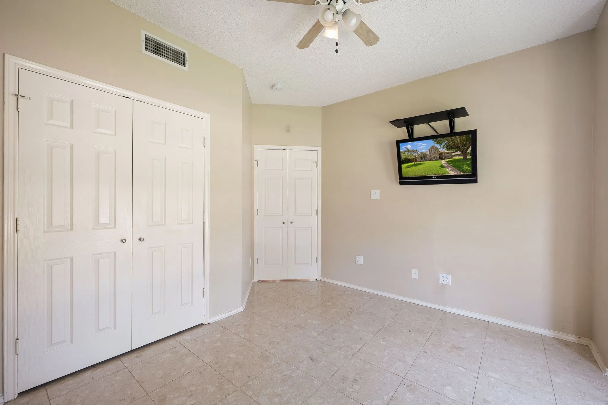 Single Family Residence For Sale in Collin County , 2324 Compton Drive, Plano, Texas 75025, 5 Bedroom, 4 Bathroom, 2 Garage spaces, 3,266 Sqft, built in 1993, mls#21318472, Real Estate Agent in Plano, Homes For Sale in Collin county, Homes For Sale in Plano, Realtor in Plano Texas, Real Estate Brokerage Independent Realty Texas, Luminita Cordes Realtor