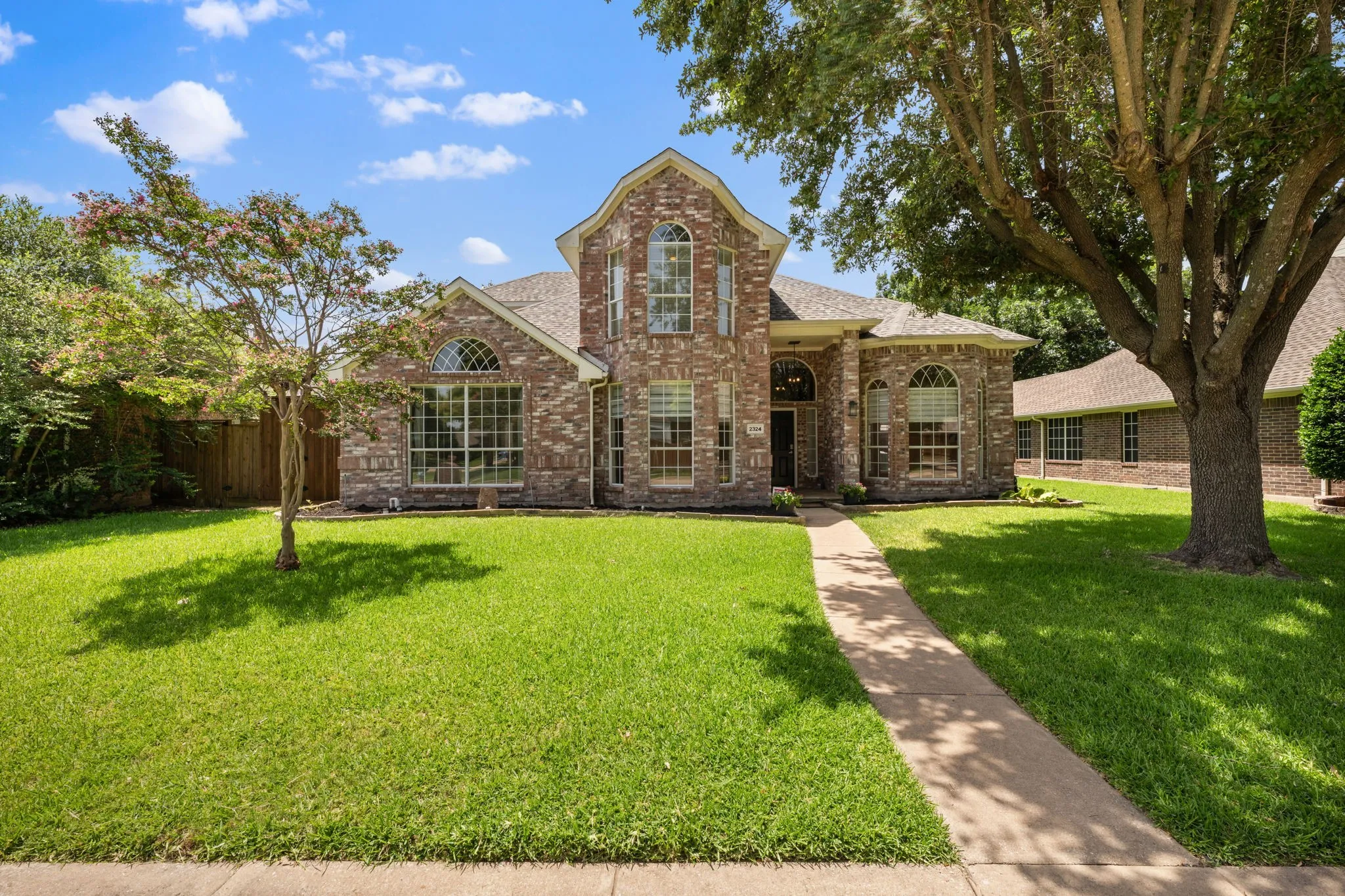 Single Family Residence For Sale in Collin County , 2324 Compton Drive, Plano, Texas 75025, 5 Bedroom, 4 Bathroom, 2 Garage spaces, 3,266 Sqft, built in 1993, mls#21318472, Real Estate Agent in Plano, Homes For Sale in Collin county, Homes For Sale in Plano, Realtor in Plano Texas, Real Estate Brokerage Independent Realty Texas, Luminita Cordes Realtor
