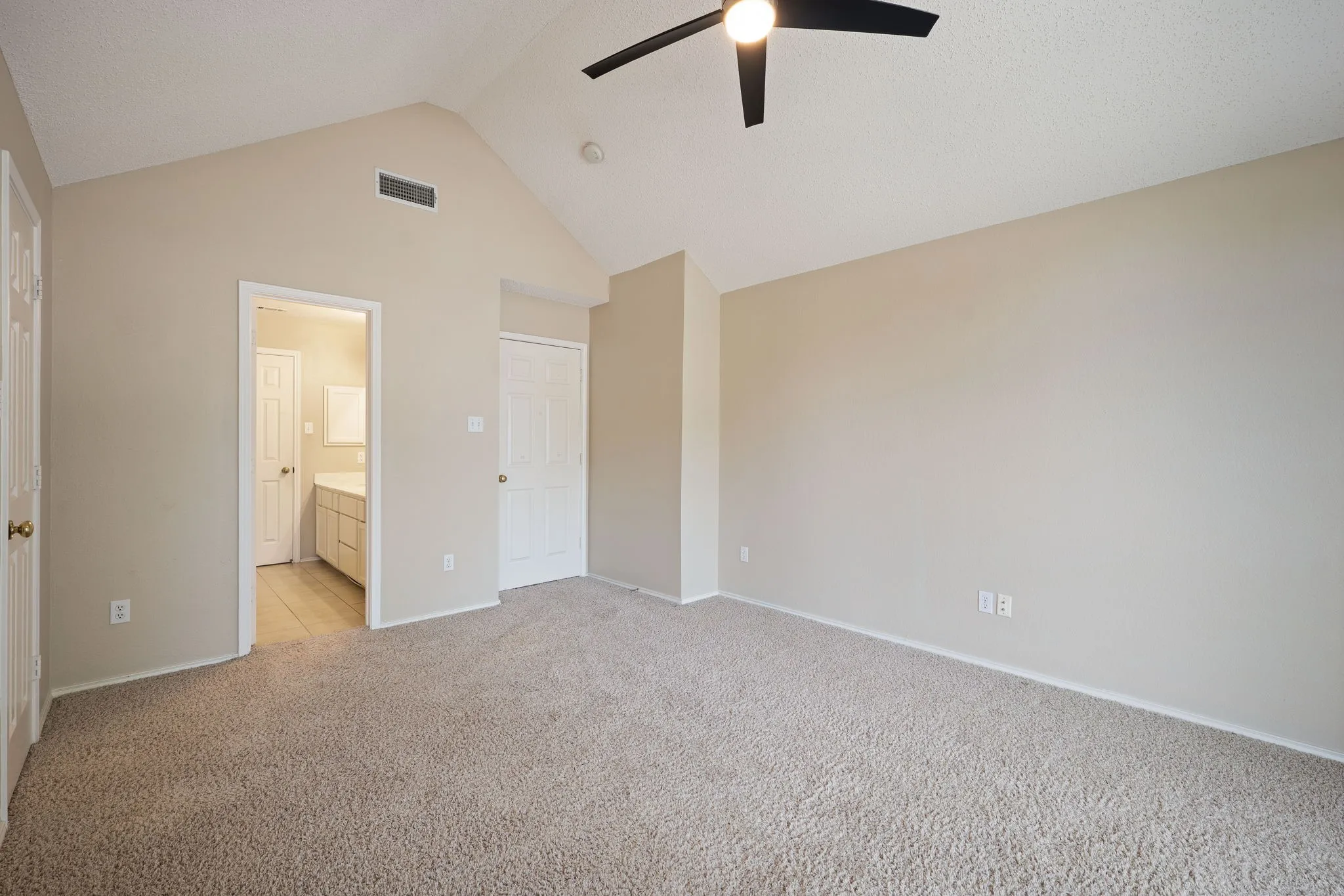 Single Family Residence For Sale in Collin County , 2324 Compton Drive, Plano, Texas 75025, 5 Bedroom, 4 Bathroom, 2 Garage spaces, 3,266 Sqft, built in 1993, mls#21318472, Real Estate Agent in Plano, Homes For Sale in Collin county, Homes For Sale in Plano, Realtor in Plano Texas, Real Estate Brokerage Independent Realty Texas, Luminita Cordes Realtor