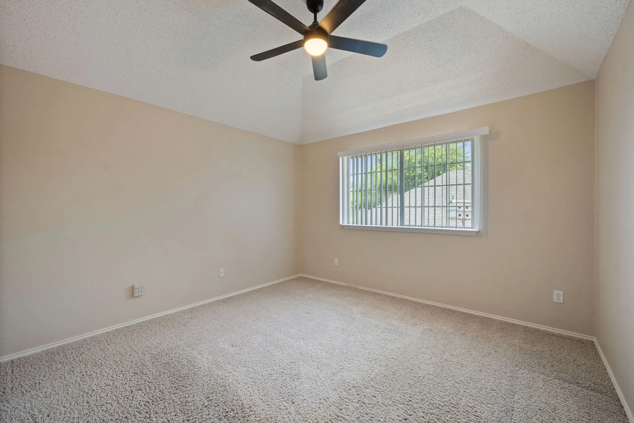 Single Family Residence For Sale in Collin County , 2324 Compton Drive, Plano, Texas 75025, 5 Bedroom, 4 Bathroom, 2 Garage spaces, 3,266 Sqft, built in 1993, mls#21318472, Real Estate Agent in Plano, Homes For Sale in Collin county, Homes For Sale in Plano, Realtor in Plano Texas, Real Estate Brokerage Independent Realty Texas, Luminita Cordes Realtor