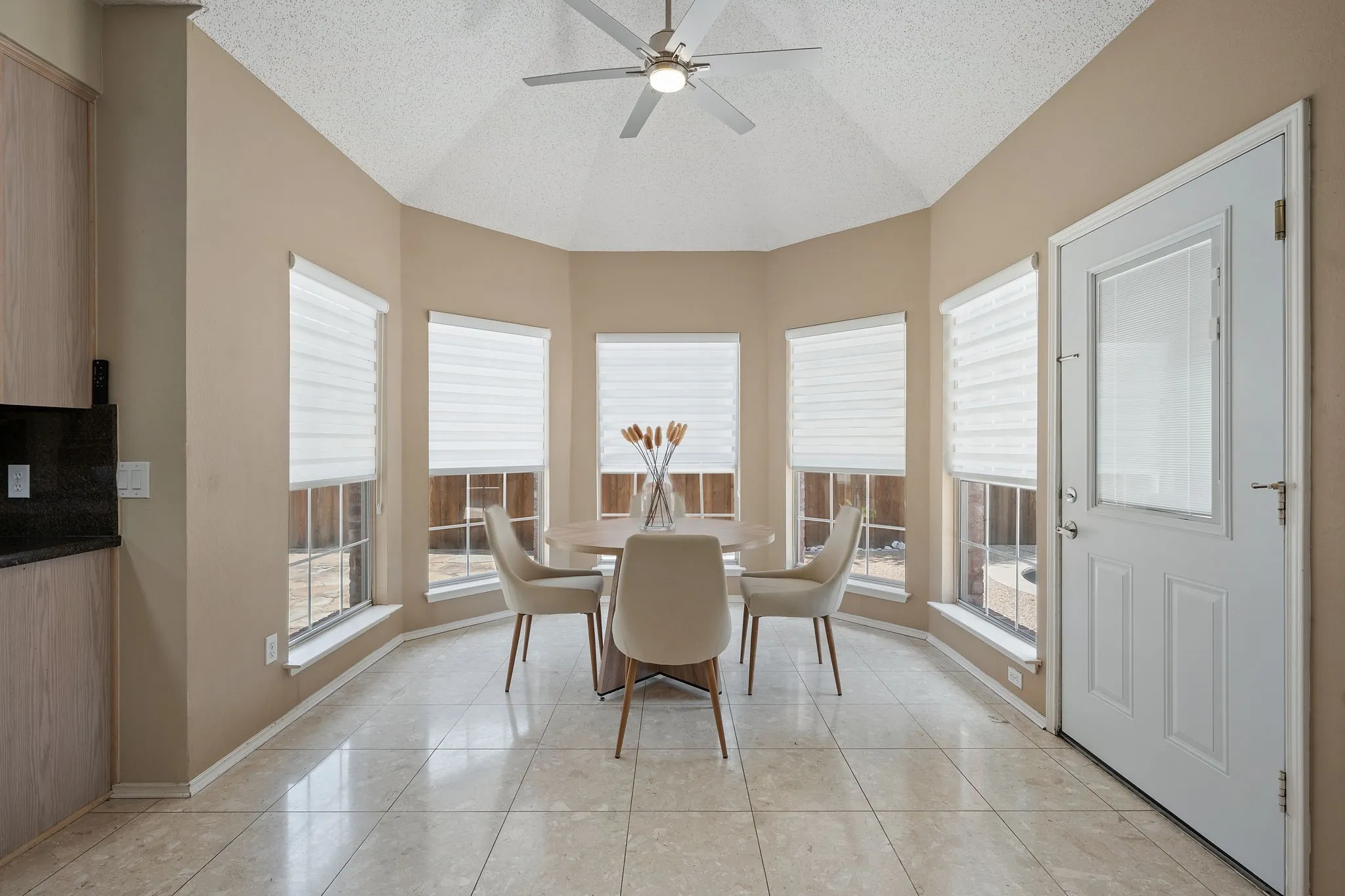 Single Family Residence For Sale in Collin County , 2324 Compton Drive, Plano, Texas 75025, 5 Bedroom, 4 Bathroom, 2 Garage spaces, 3,266 Sqft, built in 1993, mls#21318472, Real Estate Agent in Plano, Homes For Sale in Collin county, Homes For Sale in Plano, Realtor in Plano Texas, Real Estate Brokerage Independent Realty Texas, Luminita Cordes Realtor