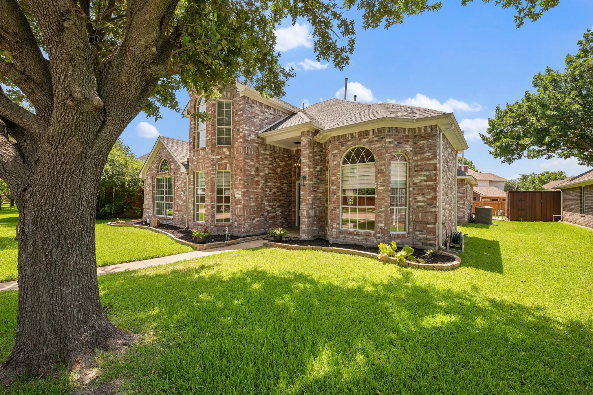 Single Family Residence For Sale in Collin County , 2324 Compton Drive, Plano, Texas 75025, 5 Bedroom, 4 Bathroom, 2 Garage spaces, 3,266 Sqft, built in 1993, mls#21318472, Real Estate Agent in Plano, Homes For Sale in Collin county, Homes For Sale in Plano, Realtor in Plano Texas, Real Estate Brokerage Independent Realty Texas, Luminita Cordes Realtor
