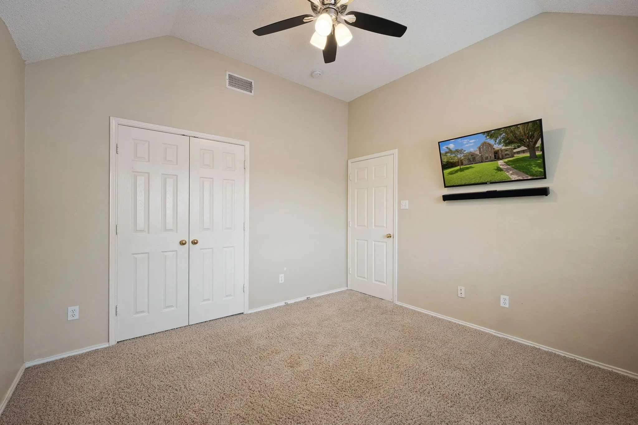 Single Family Residence For Sale in Collin County , 2324 Compton Drive, Plano, Texas 75025, 5 Bedroom, 4 Bathroom, 2 Garage spaces, 3,266 Sqft, built in 1993, mls#21318472, Real Estate Agent in Plano, Homes For Sale in Collin county, Homes For Sale in Plano, Realtor in Plano Texas, Real Estate Brokerage Independent Realty Texas, Luminita Cordes Realtor